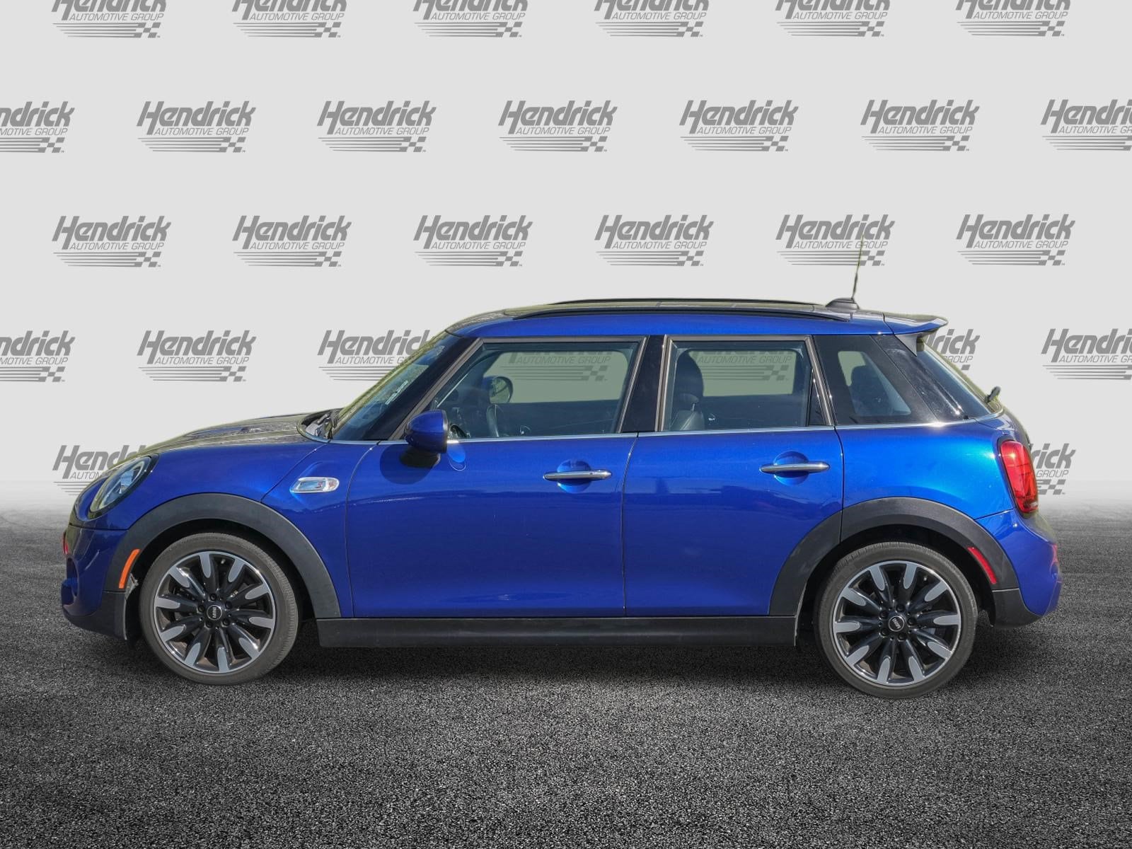 2019 MINI Hardtop 4 Door Cooper S photo 5