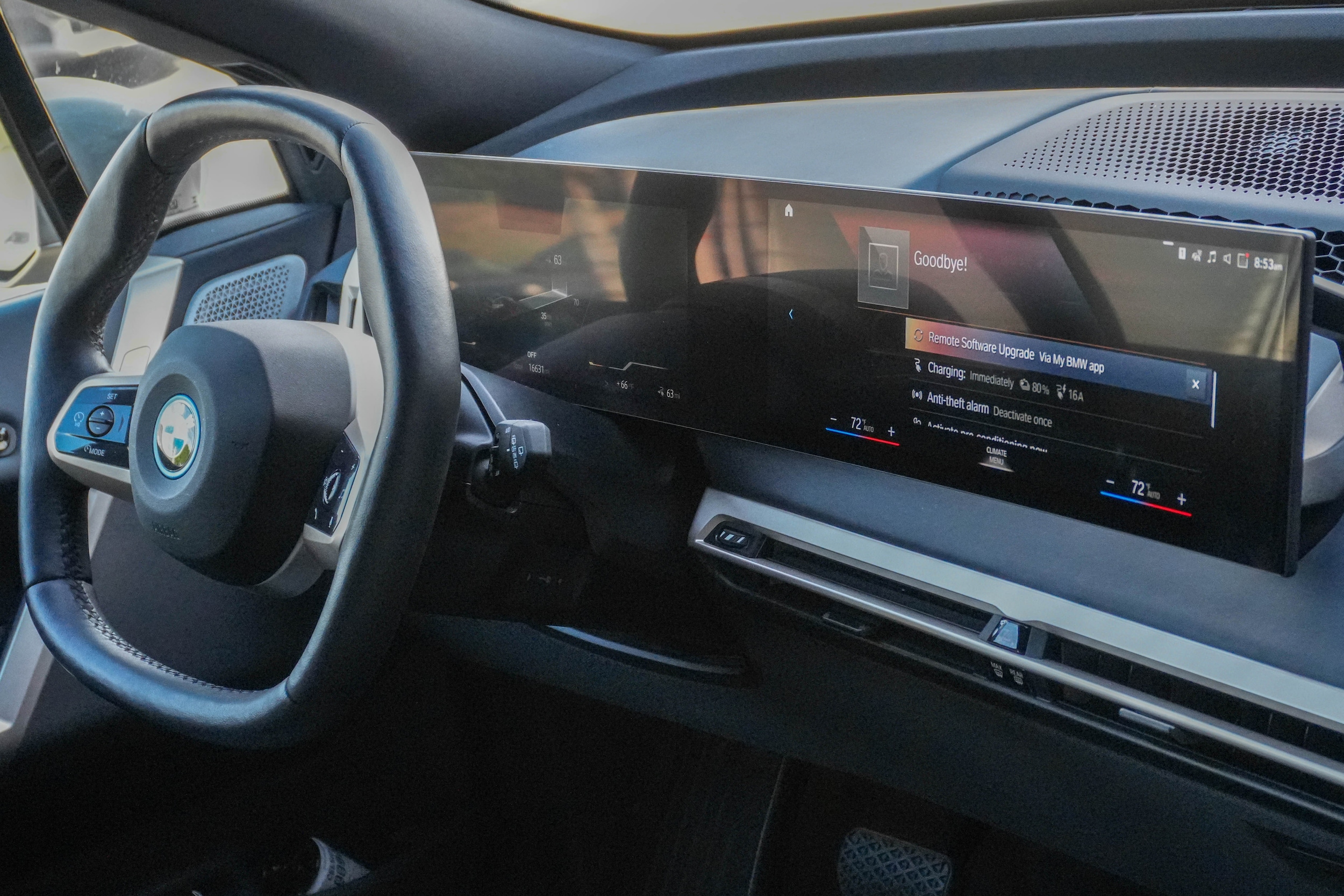 2023 BMW iX M60 photo 6