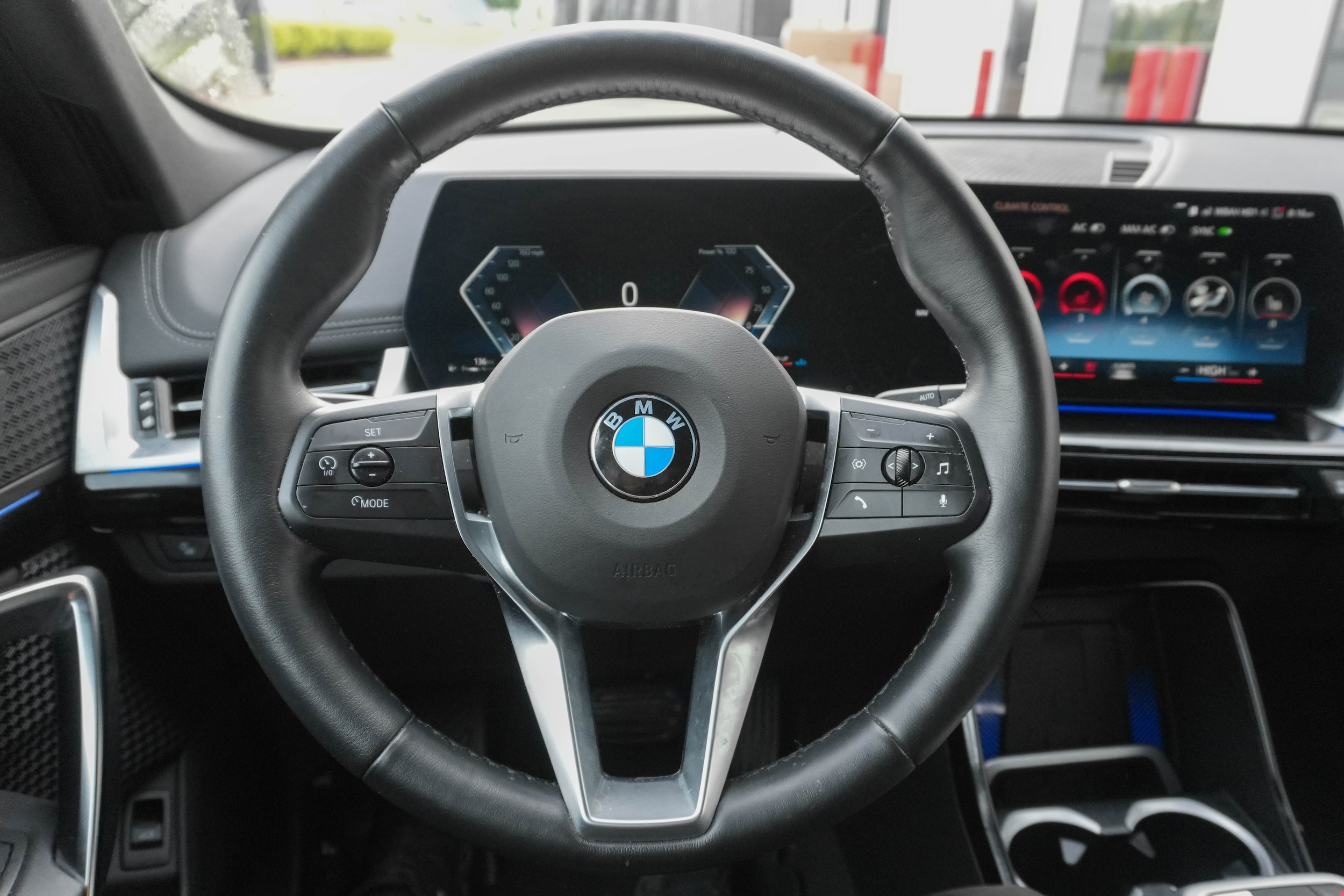 2023 BMW X1 xDrive28i photo 3