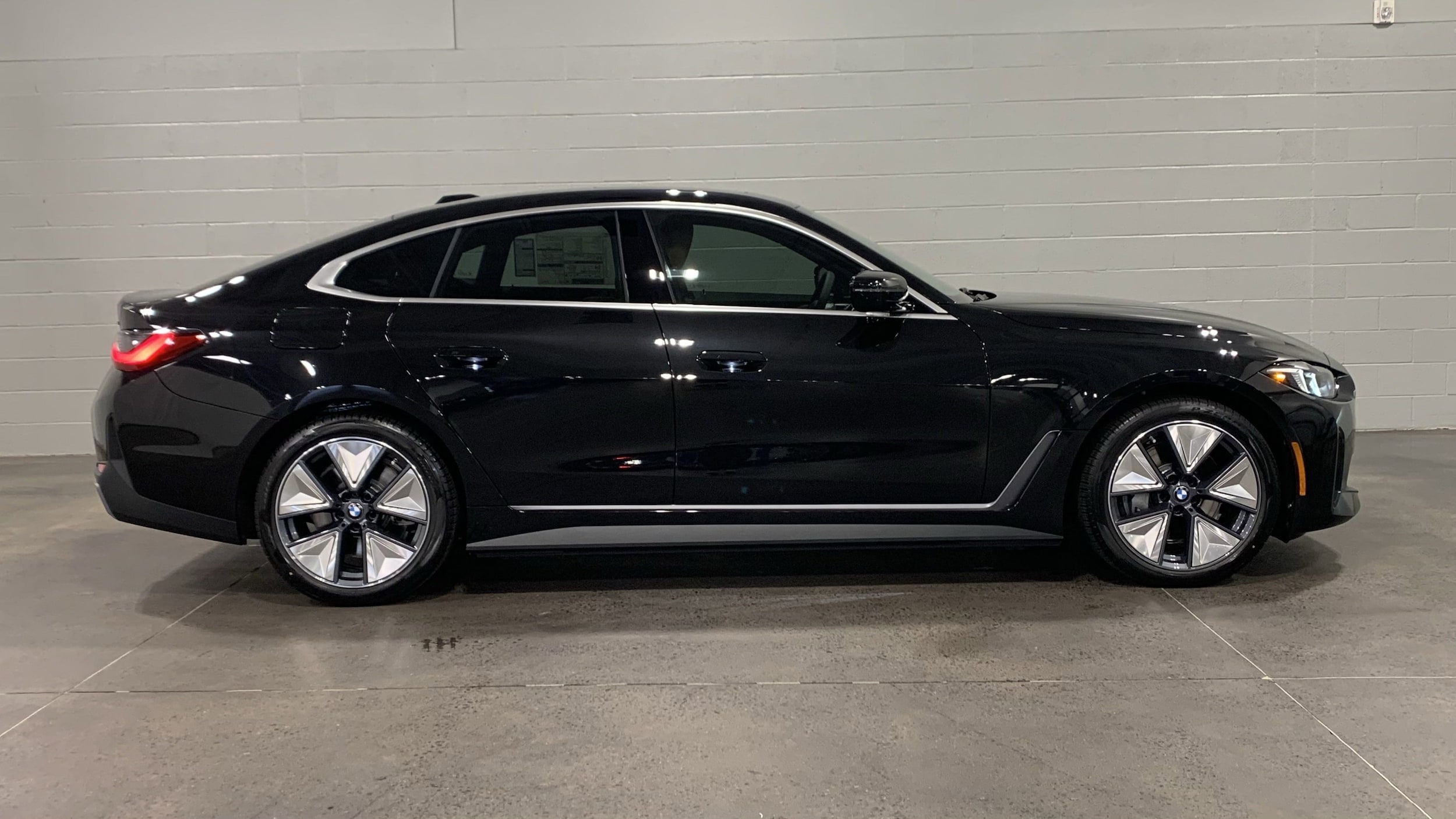 2025 BMW i4 xDrive40 Gran Coupe photo 3