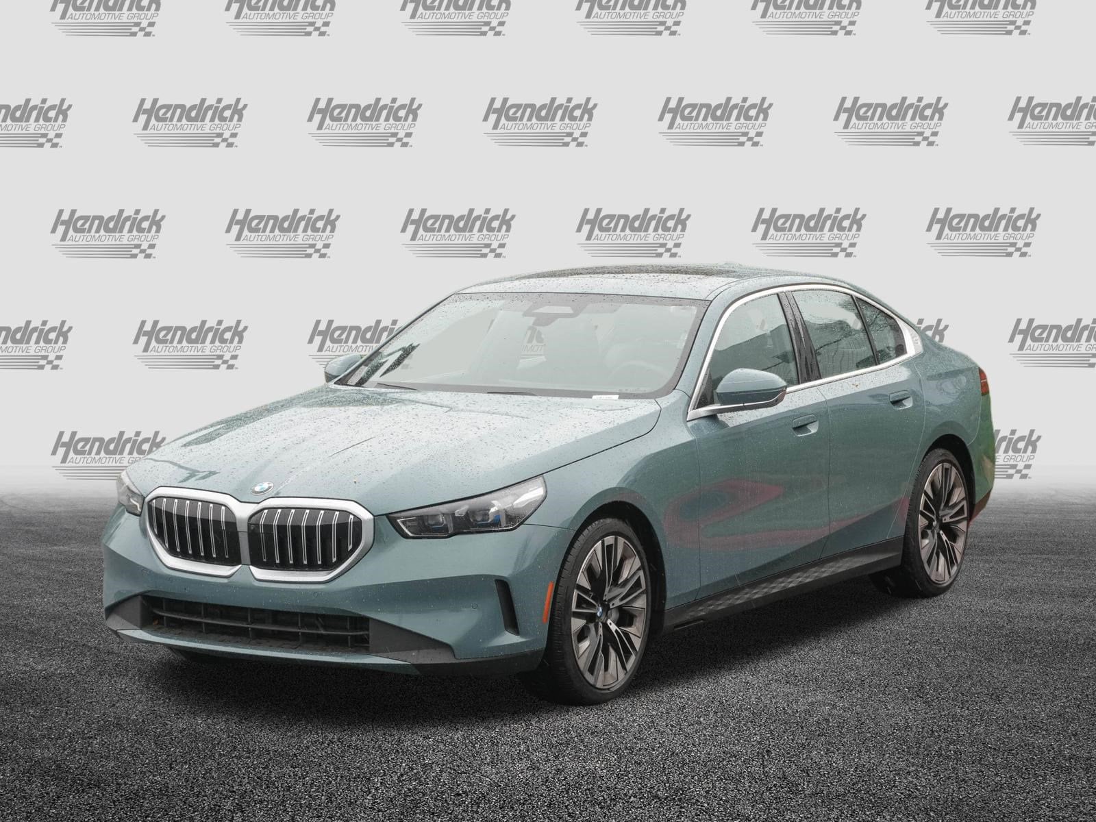 2026 BMW 5 Series 540i xDrive photo 4