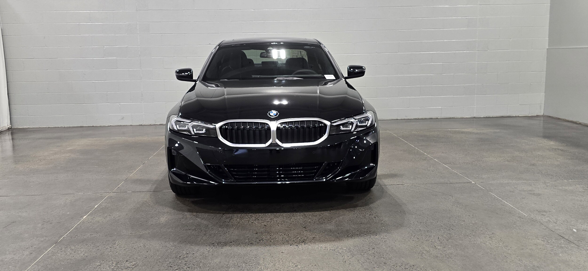 2026 Bmw 330i Sedan photo 2