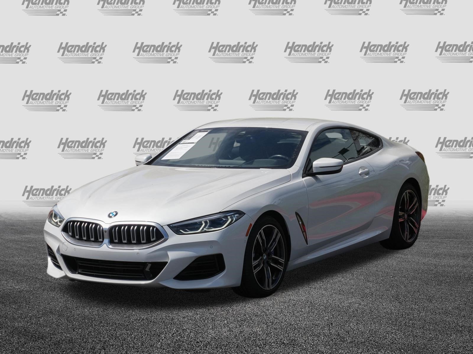 2023 BMW 8 Series 840i photo 4