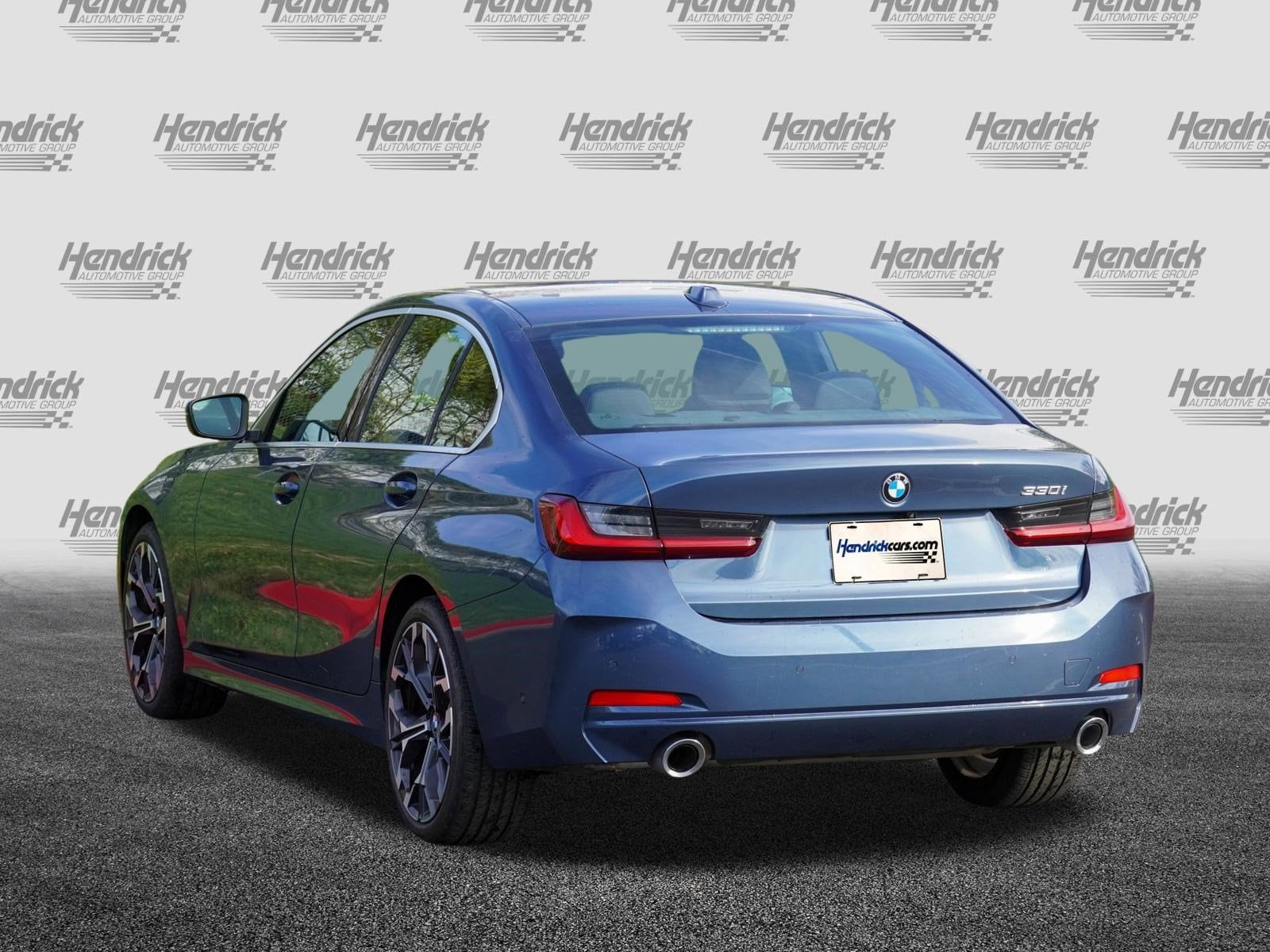 2025 BMW 3 Series 330i photo 5