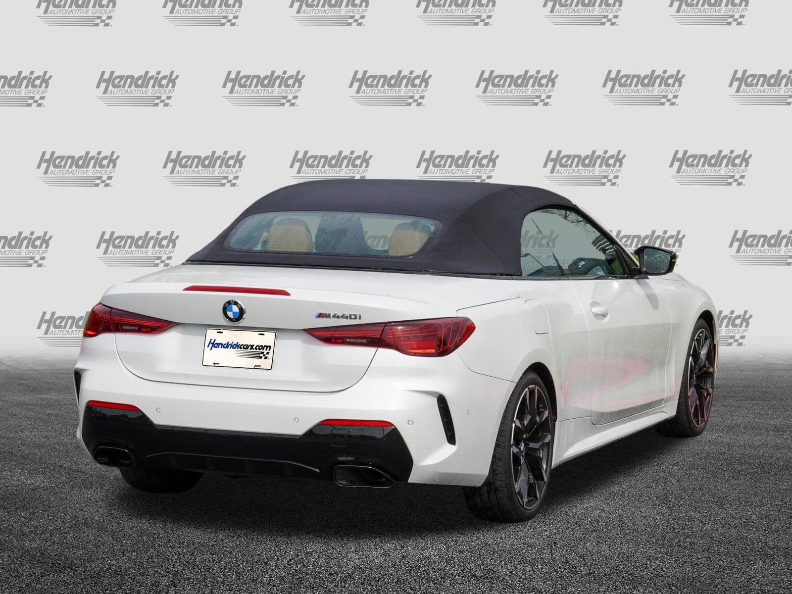 2025 BMW 4 Series M440i photo 3