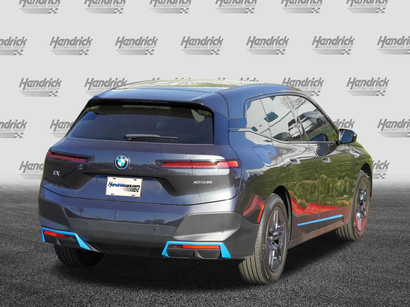 2023 BMW iX xDrive50 photo 3