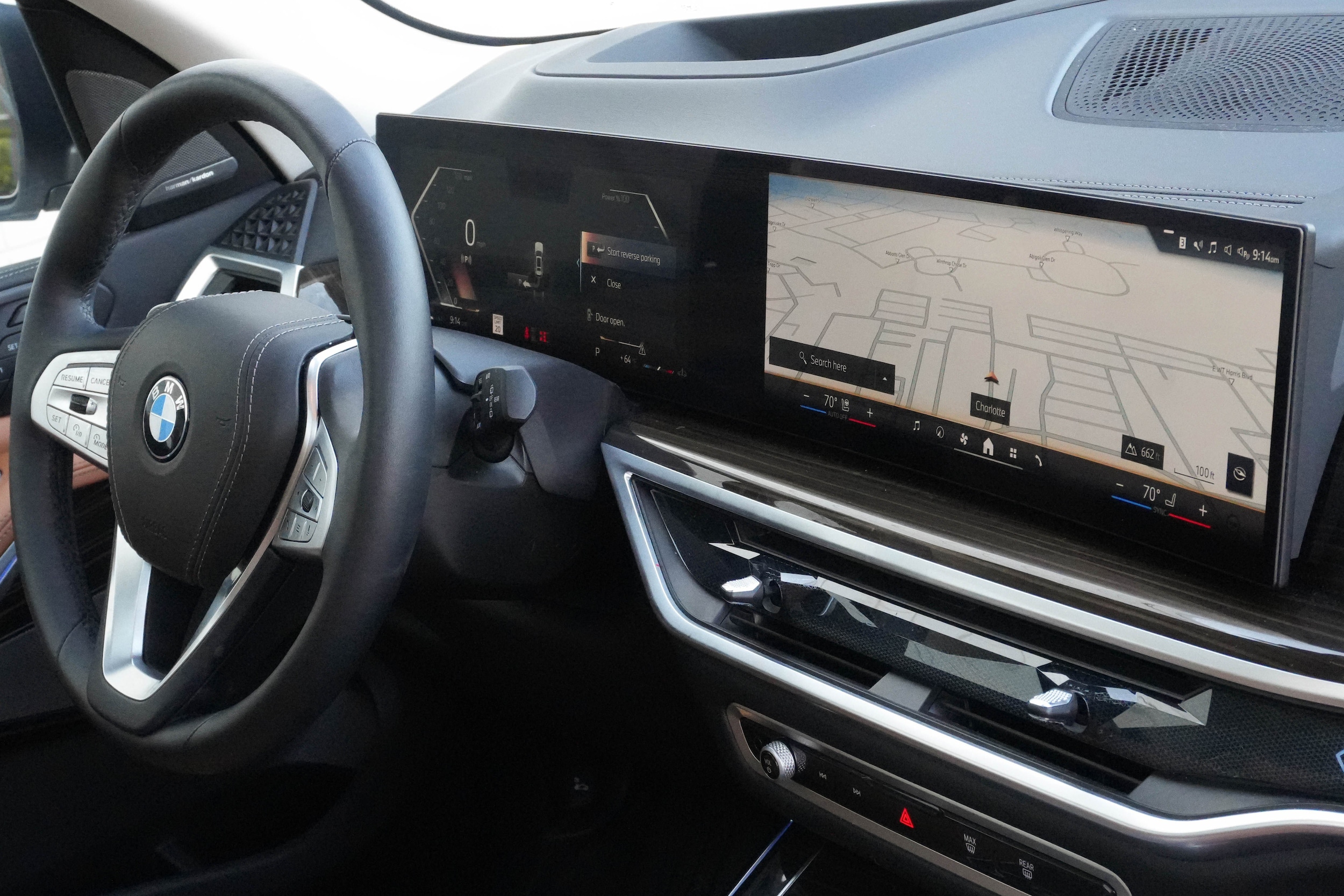 2025 BMW X7 xDrive40i photo 3