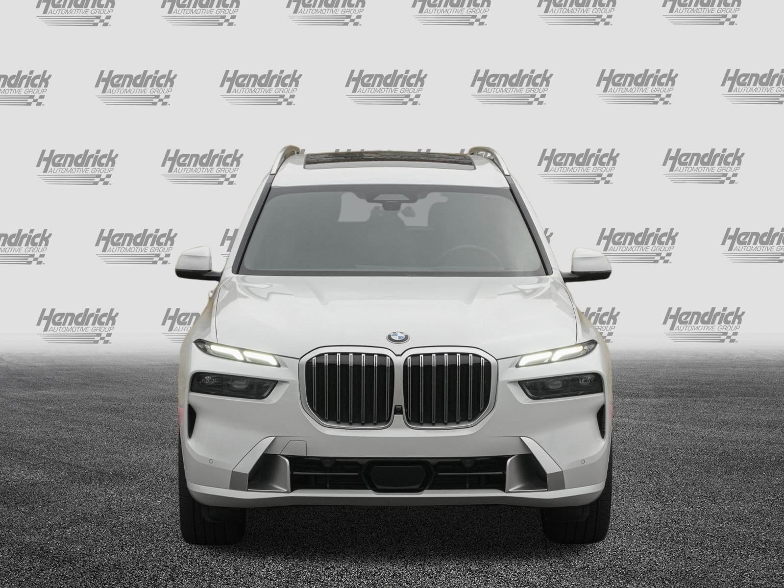 2026 BMW X7 xDrive40i photo 2