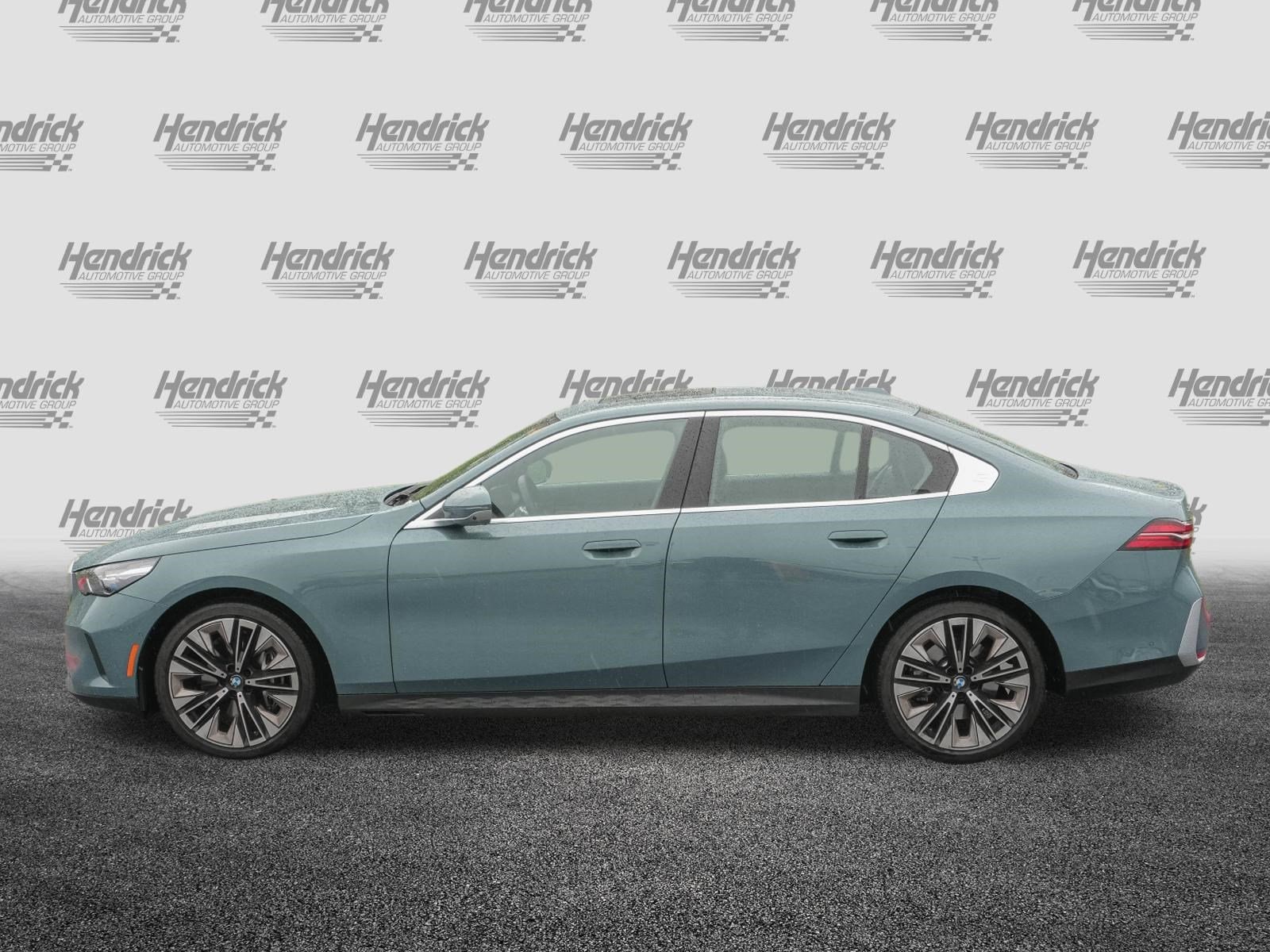 2026 BMW 5 Series 540i xDrive photo 5