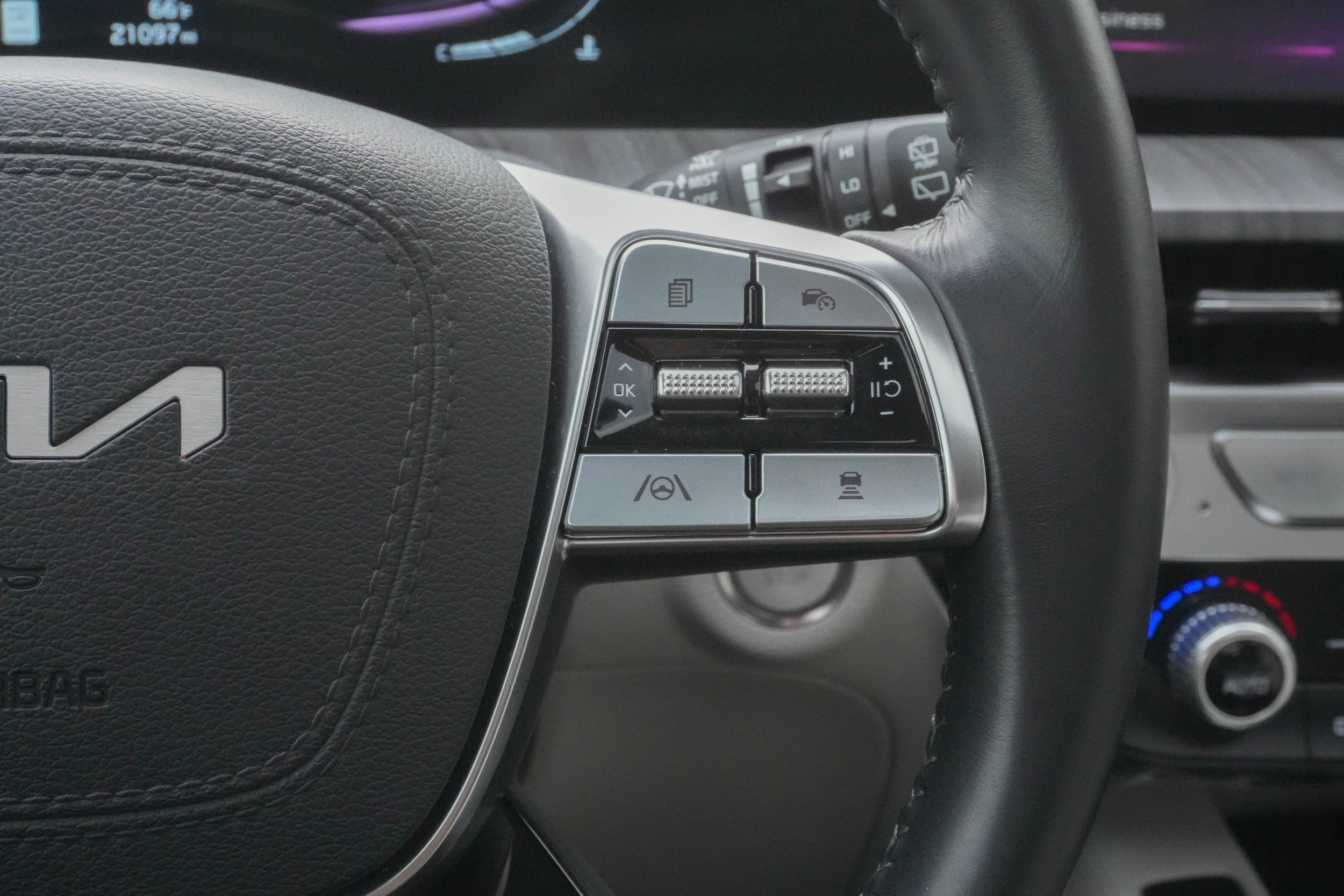 2025 Kia Telluride EX photo 4