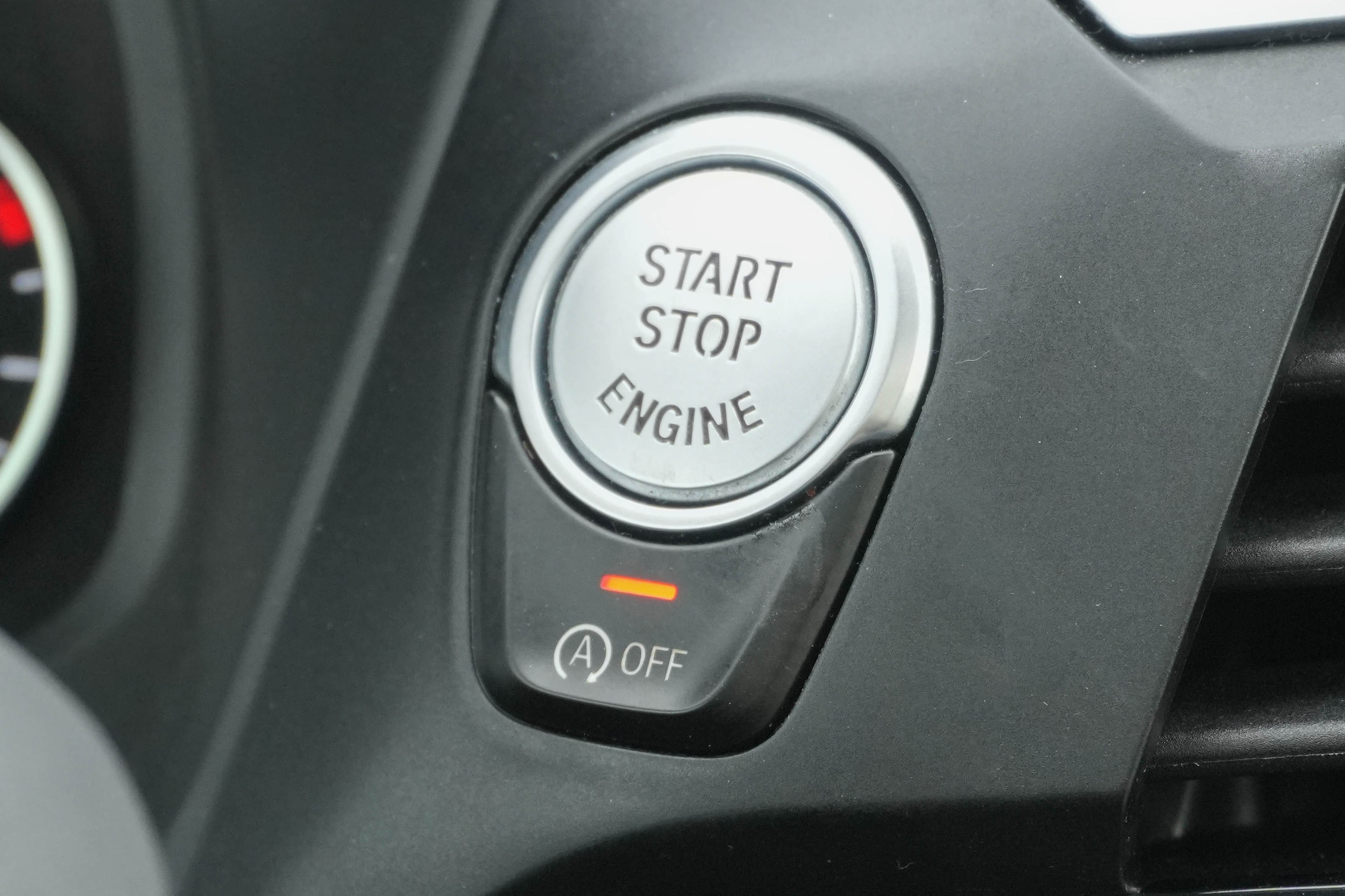 2020 BMW X3 xDrive30i photo 3