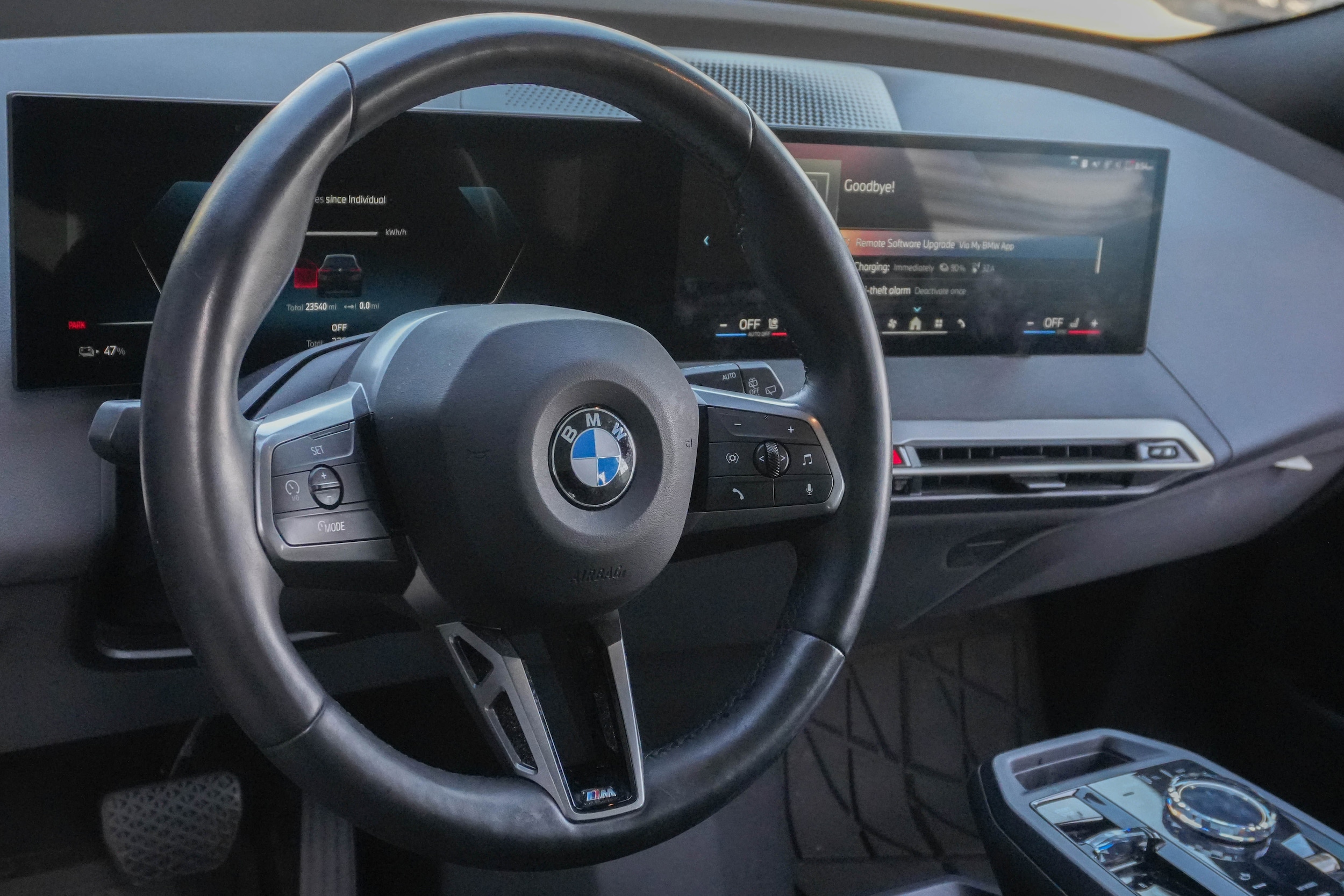 2025 BMW iX xDrive50 photo 5