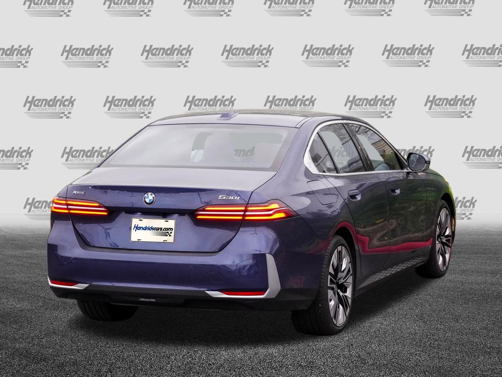 2026 BMW 5 Series 530i xDrive photo 3