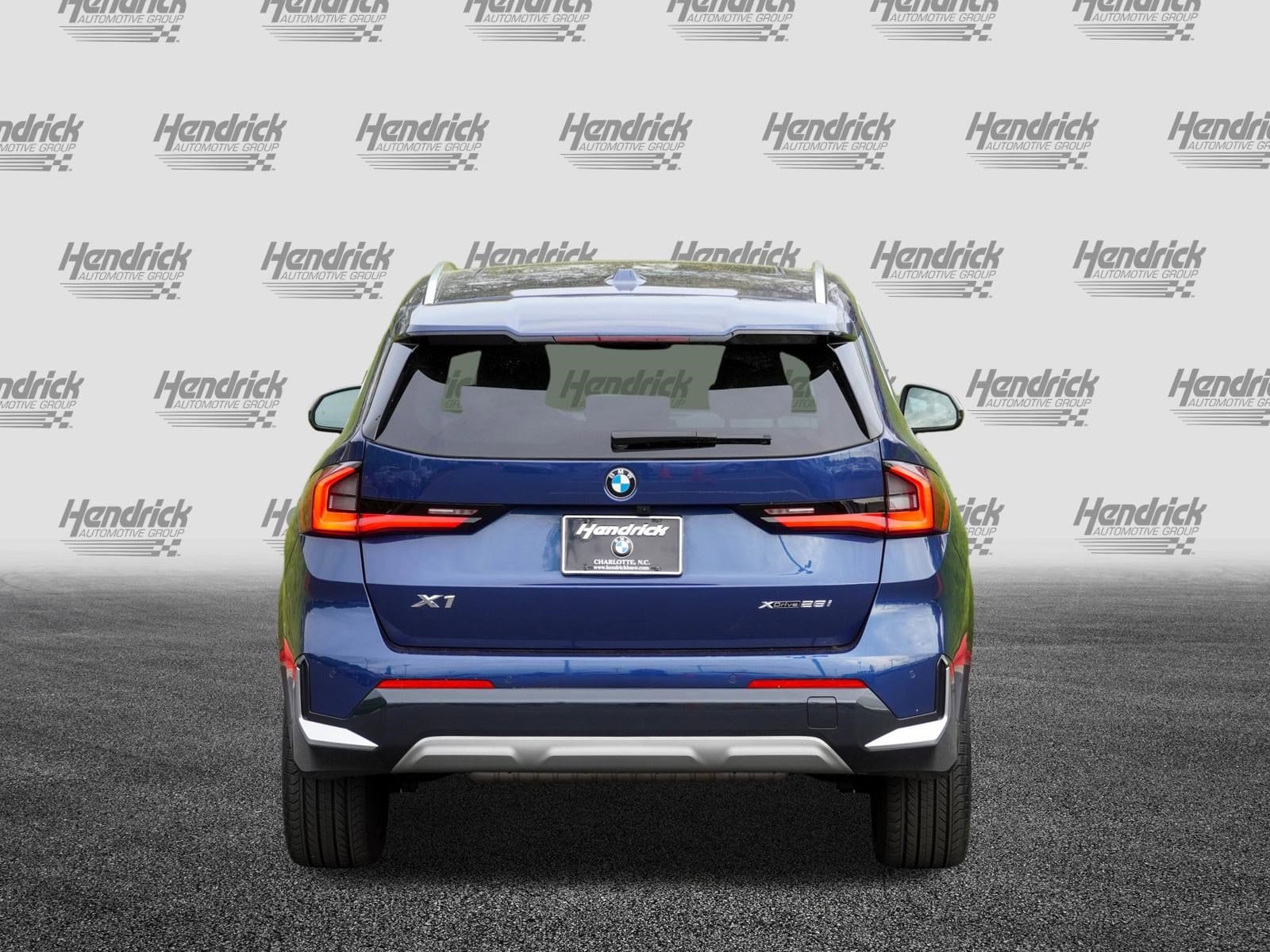 2023 BMW X1 xDrive28i photo 3