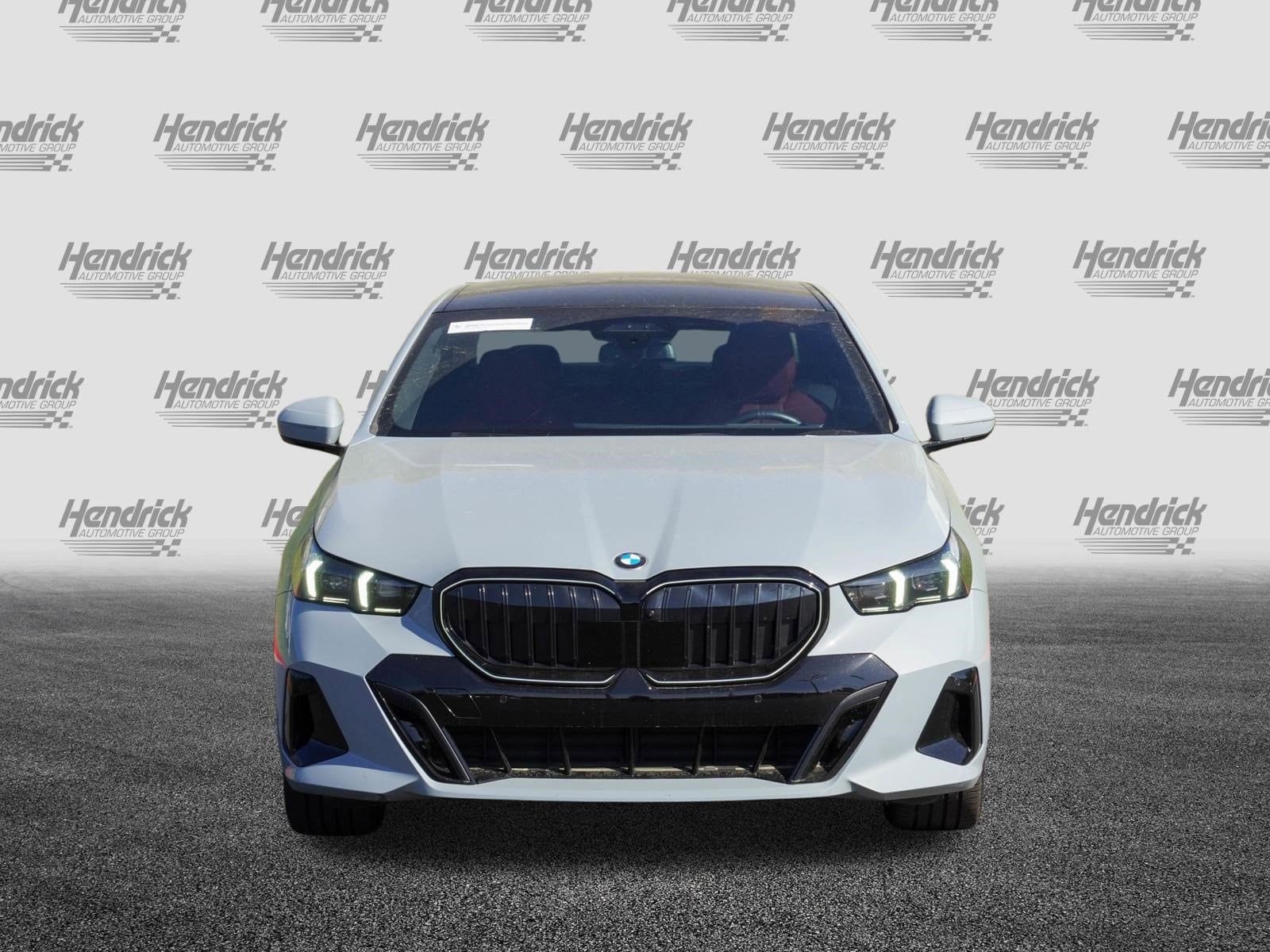 2025 BMW 5 Series 530i xDrive photo 2