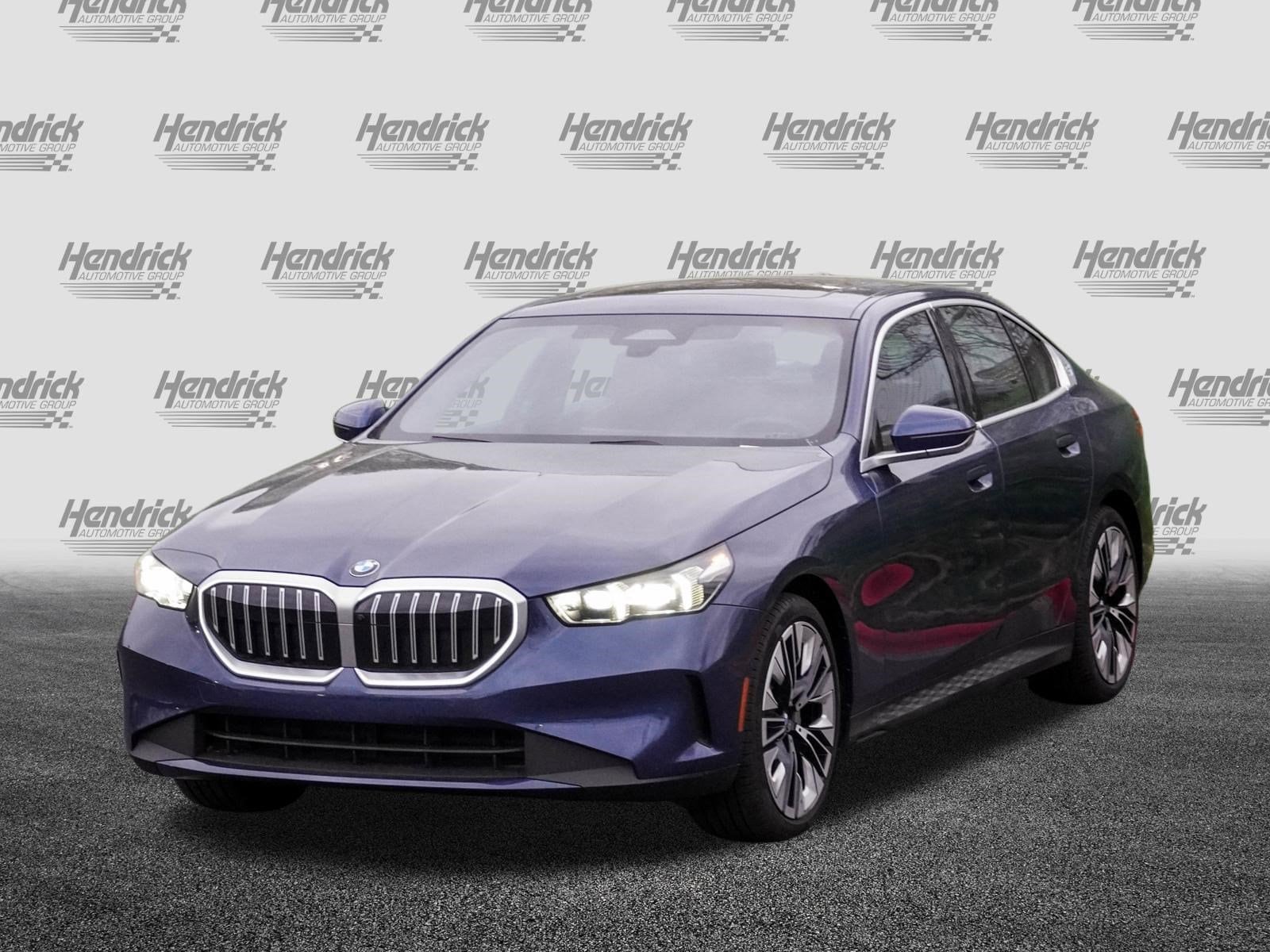 2026 BMW 5 Series 530i xDrive photo 4