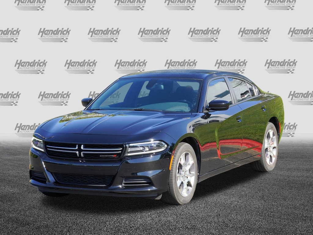 Used 2017 Dodge Charger SE Sedan