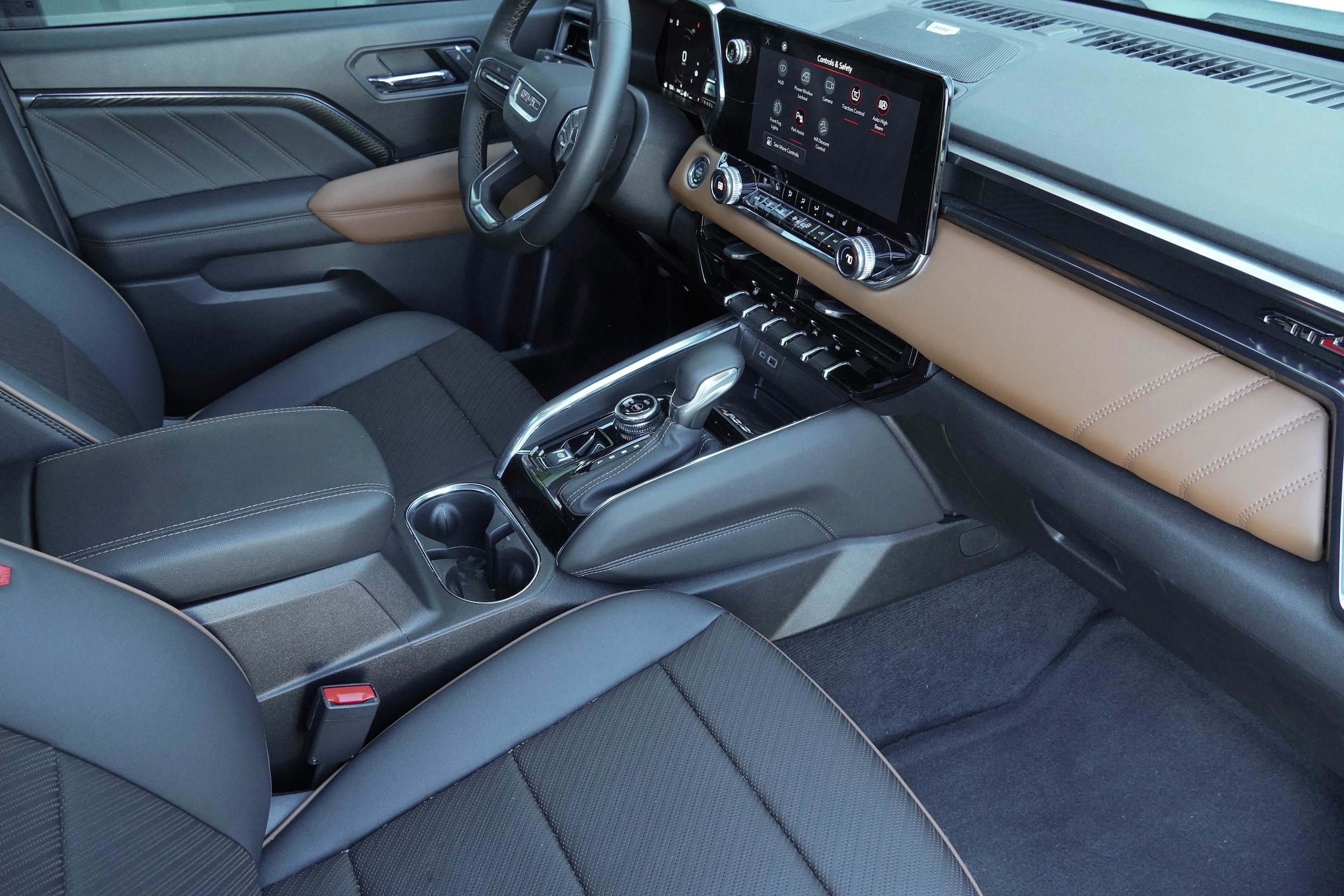 2025 GMC Canyon 4WD AT4 photo 5