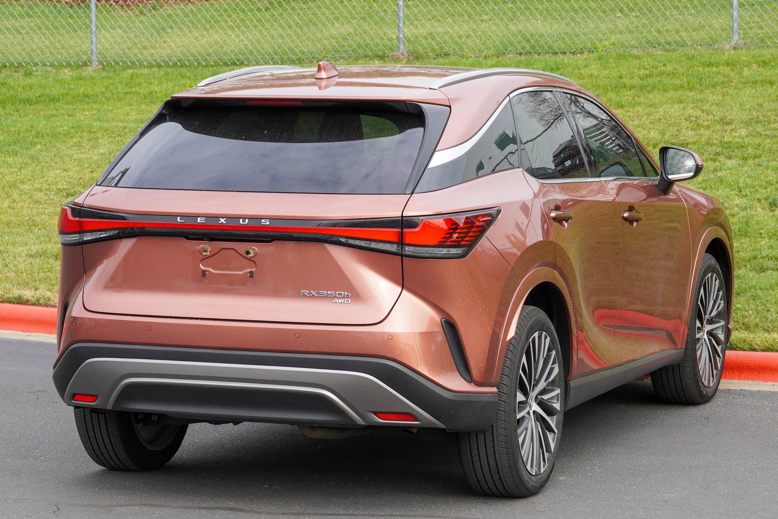 2024 LEXUS RX RX 350h Premium Plus photo 6