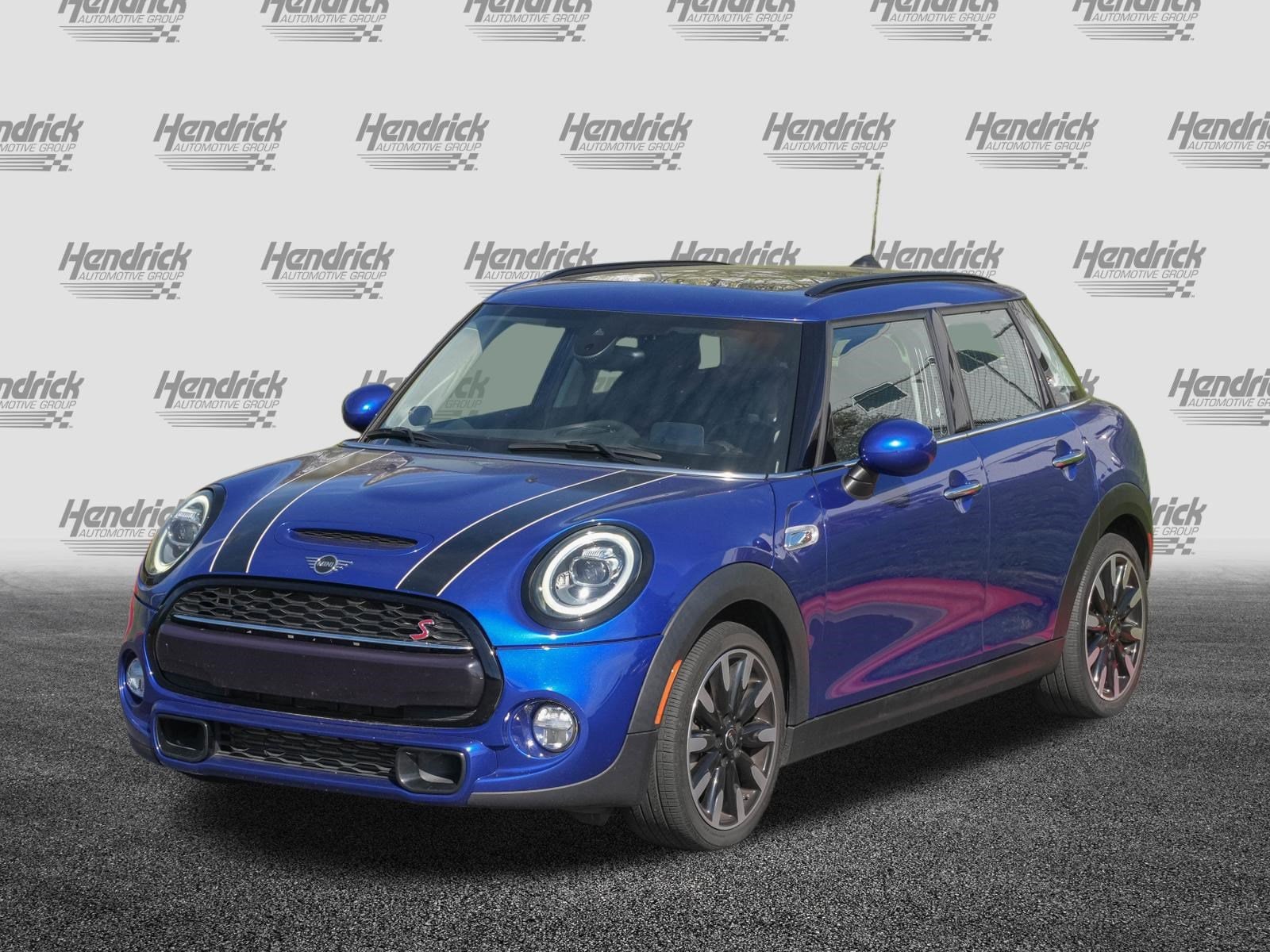 2019 MINI Hardtop 4 Door Cooper S photo 4