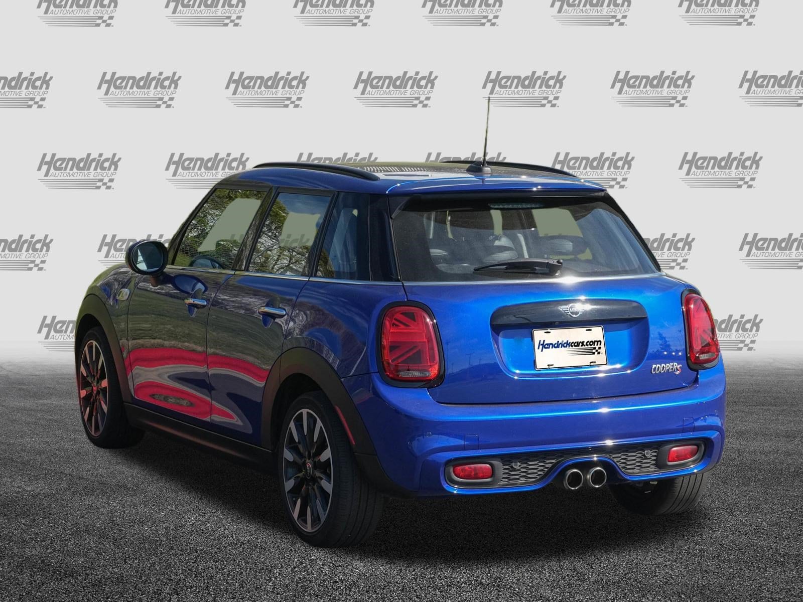 2019 MINI Hardtop 4 Door Cooper S photo 6