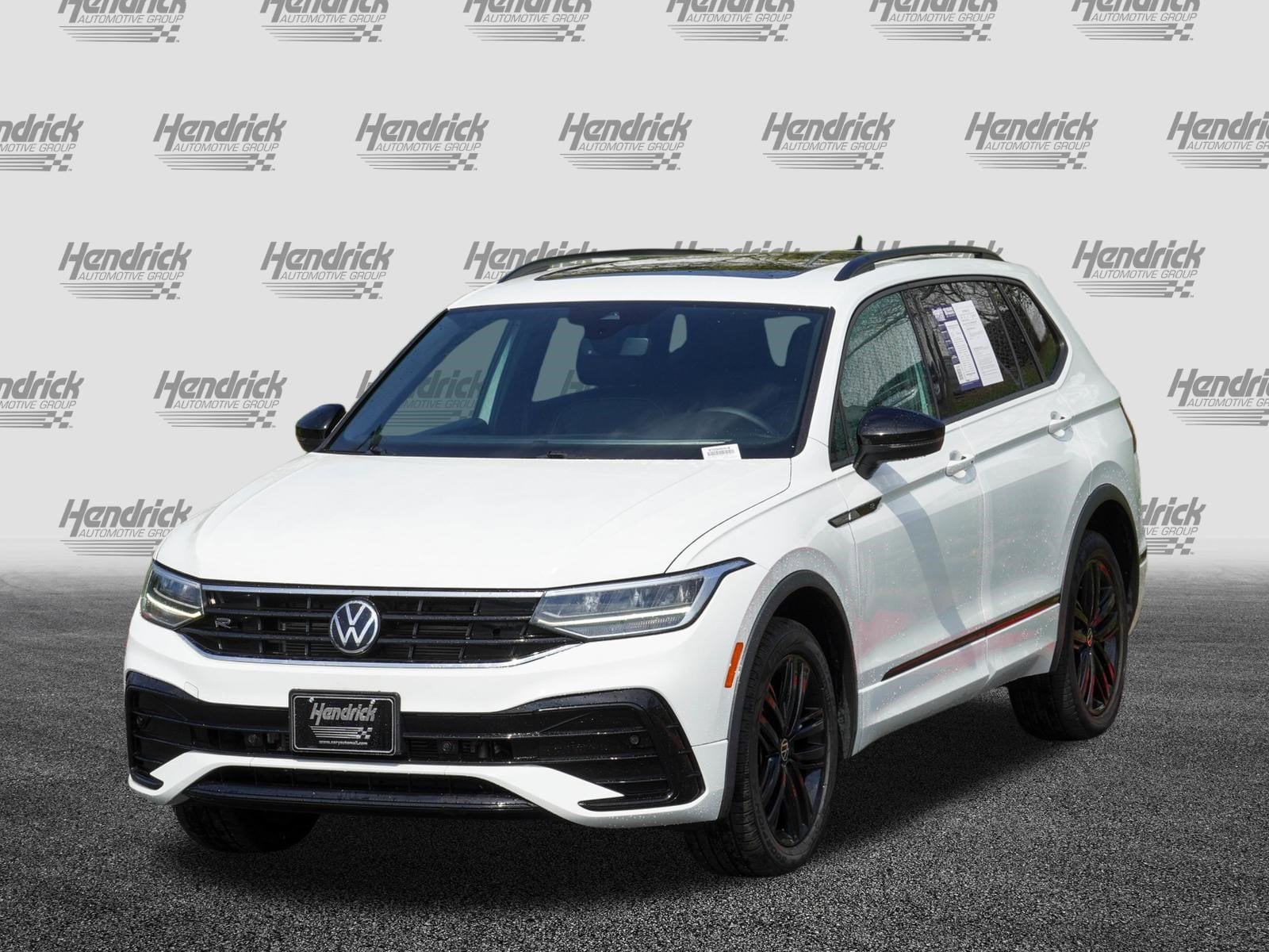 2022 Volkswagen Tiguan SE R-Line Black 4MOTION photo 6