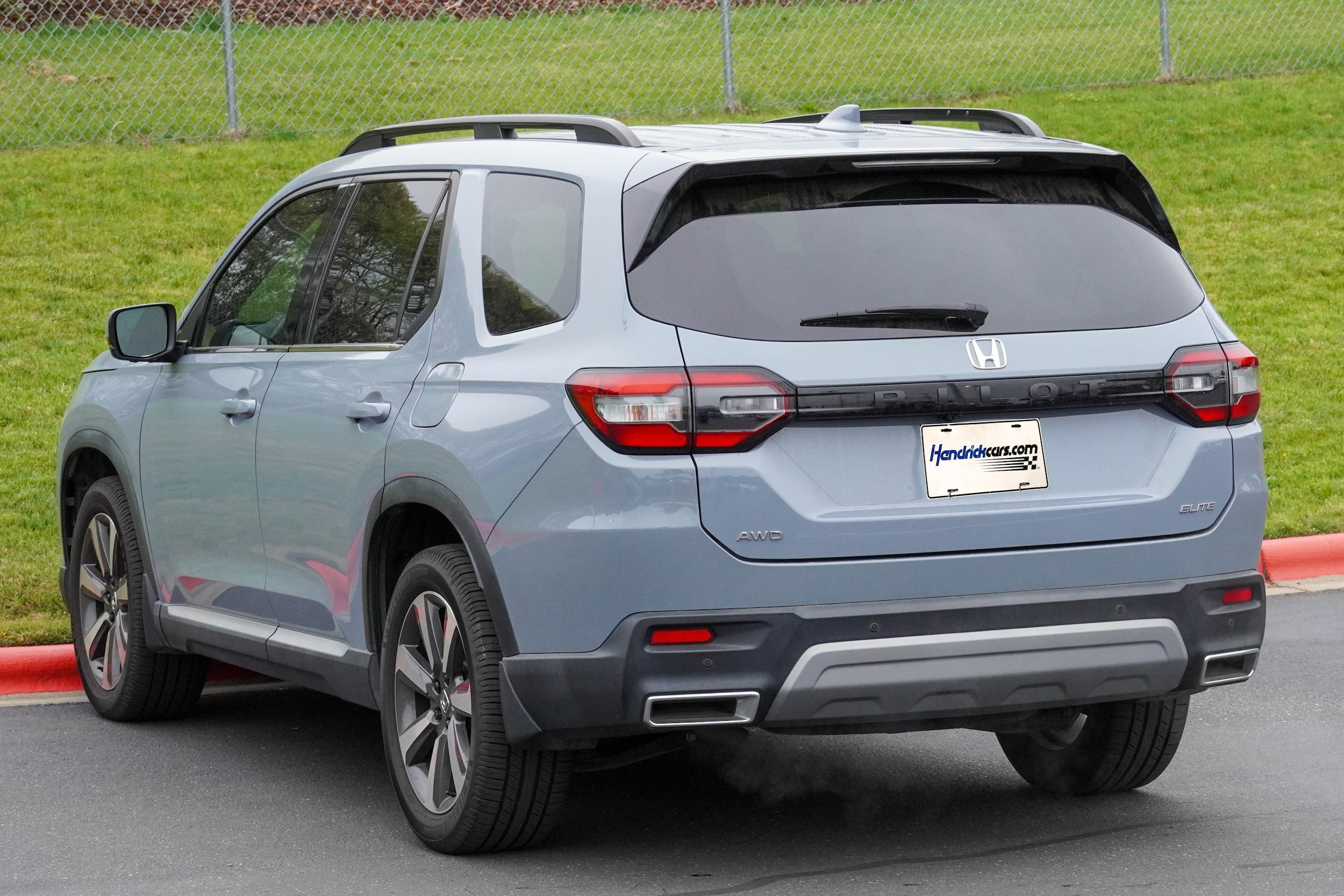 2023 Honda Pilot Elite photo 4
