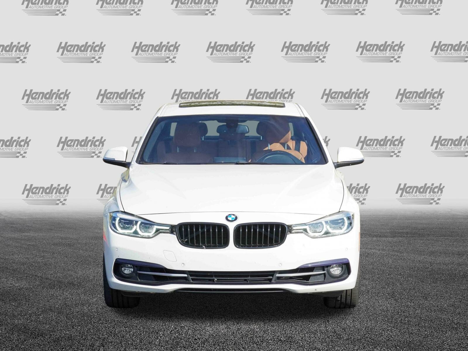 2018 Bmw 330i Sedan photo 2