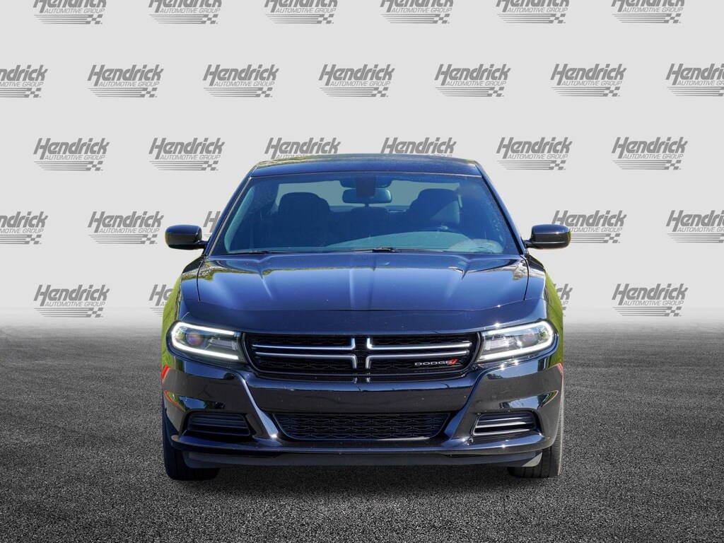 Used 2017 Dodge Charger SE Sedan