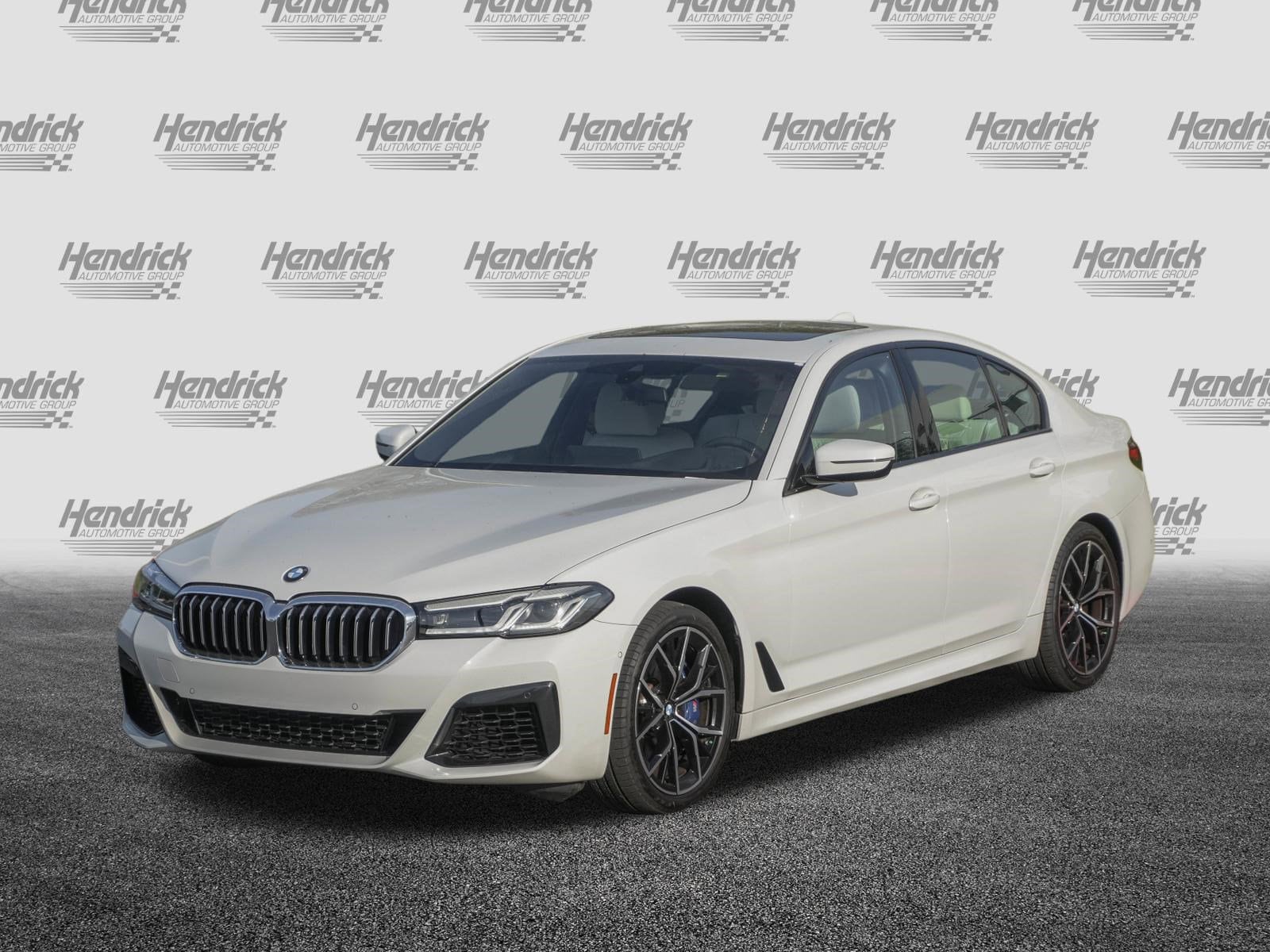 2023 BMW 5 Series 540i photo 4