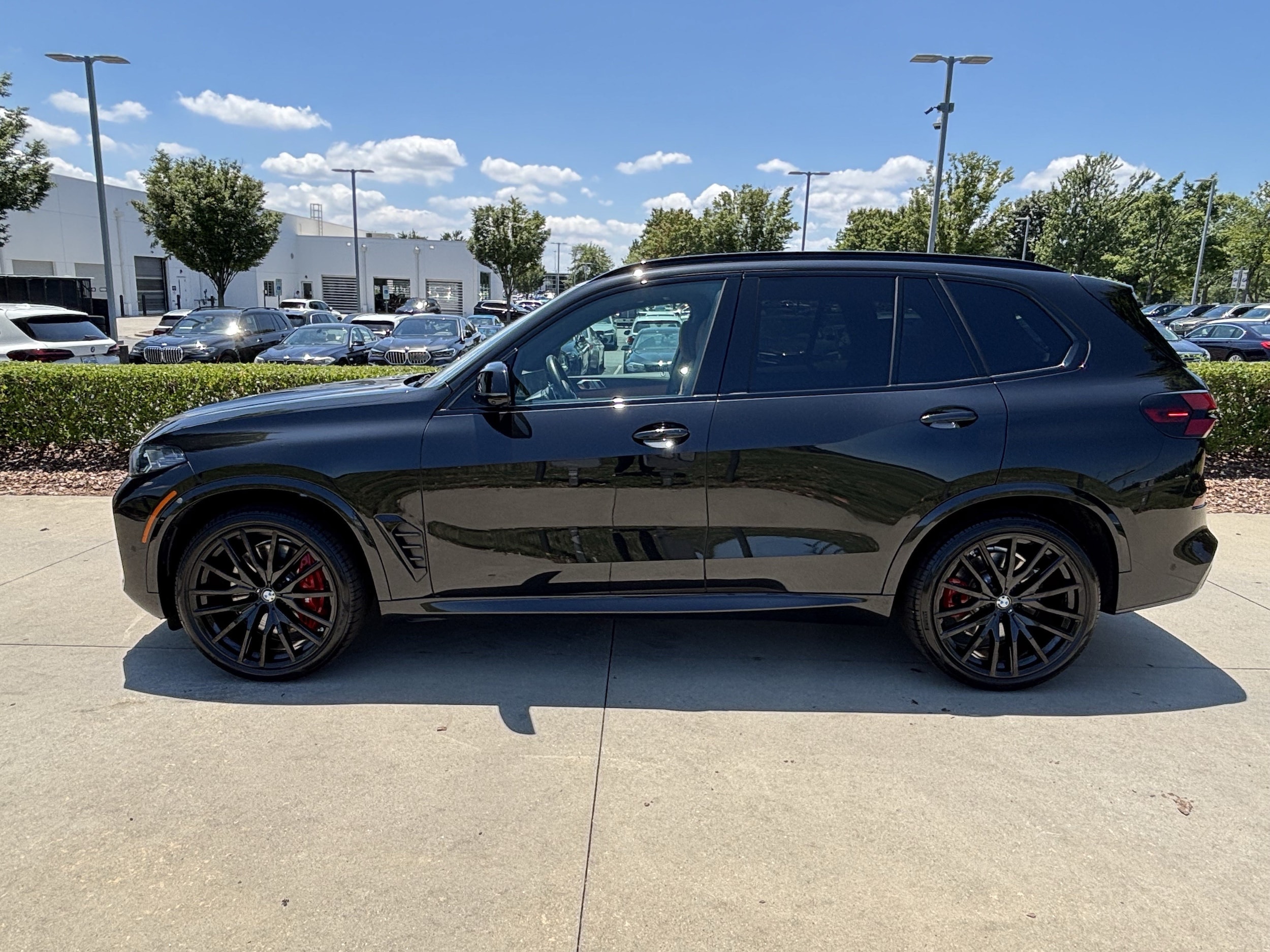BMW X5 M60i