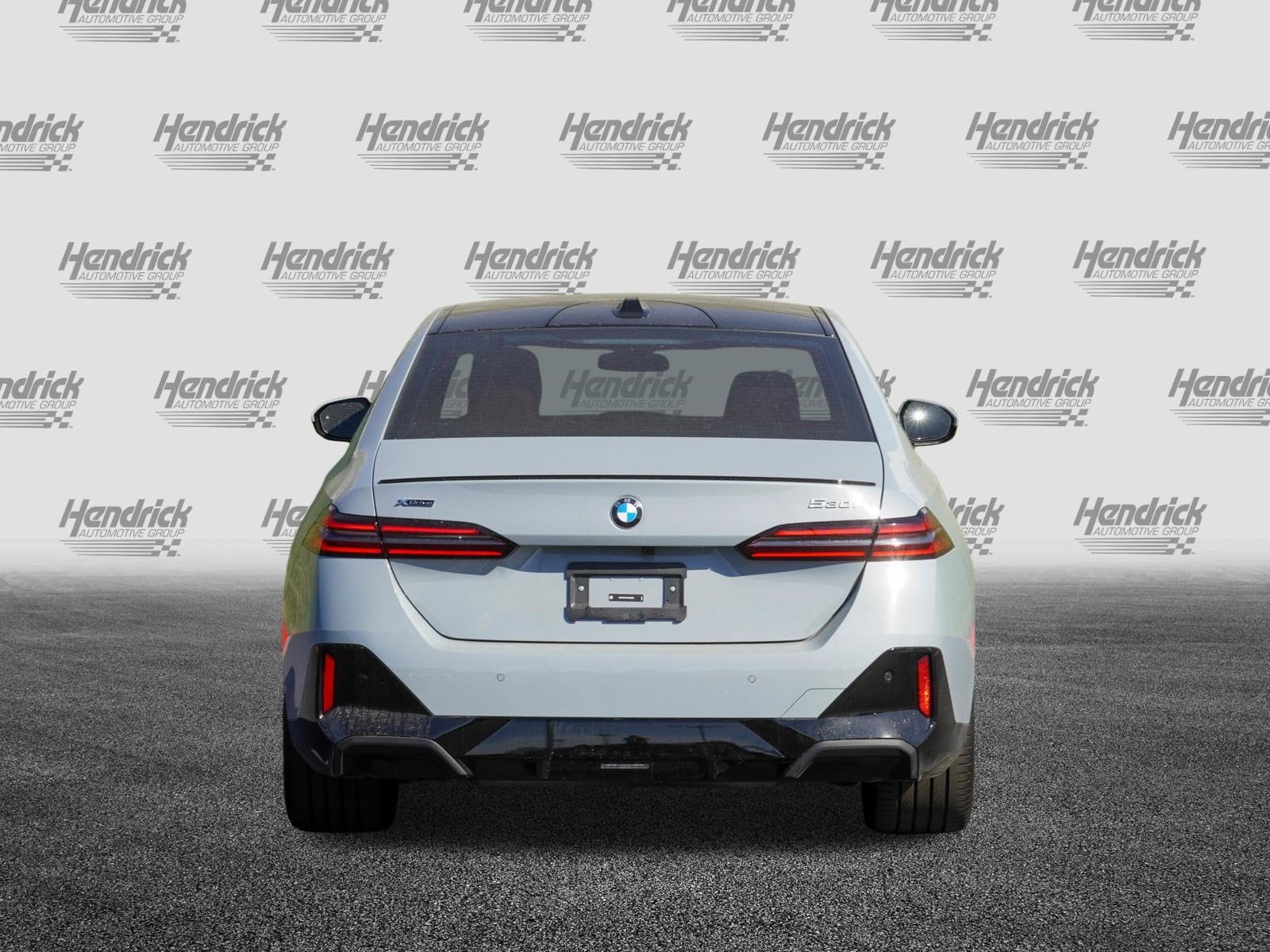 2025 BMW 5 Series 530i xDrive photo 6