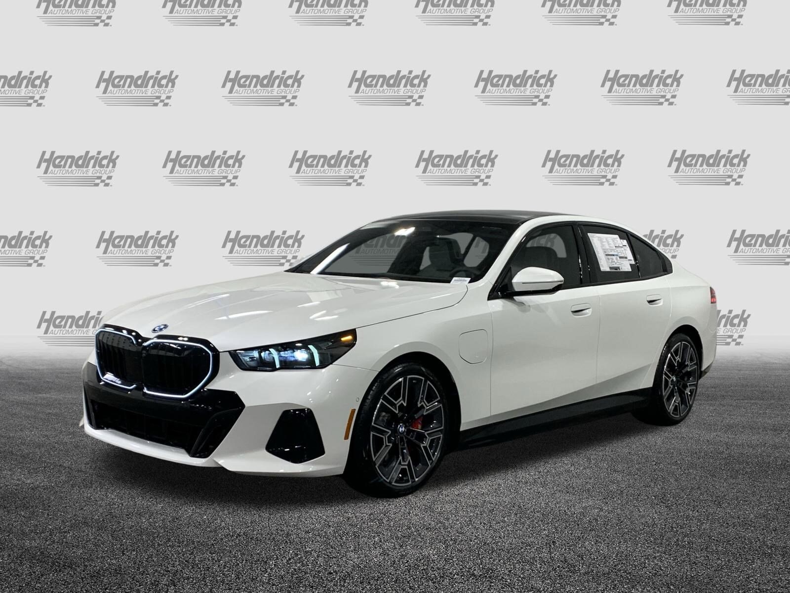 2026 Bmw 550e xDrive photo 3