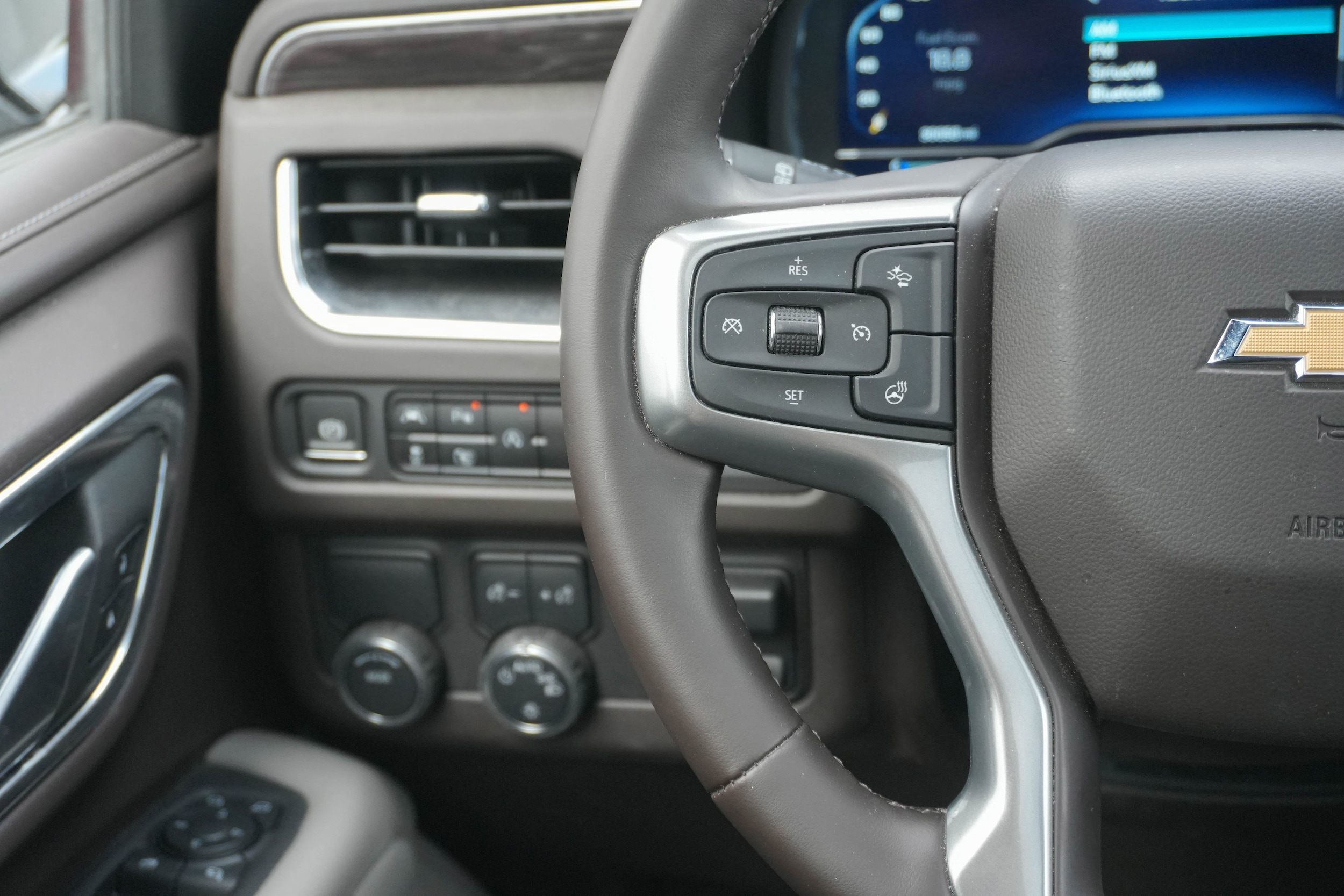 2024 Chevrolet Tahoe LT photo 2