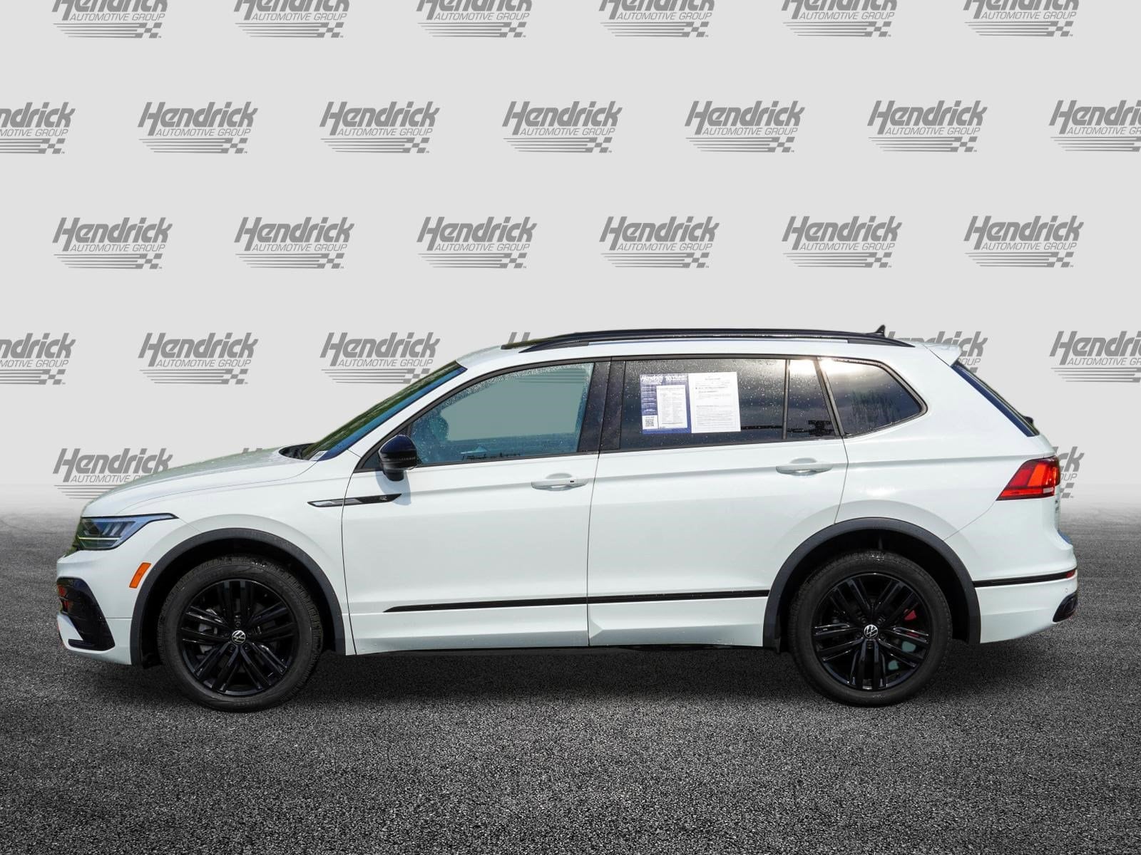 2022 Volkswagen Tiguan SE R-Line Black 4MOTION photo 3