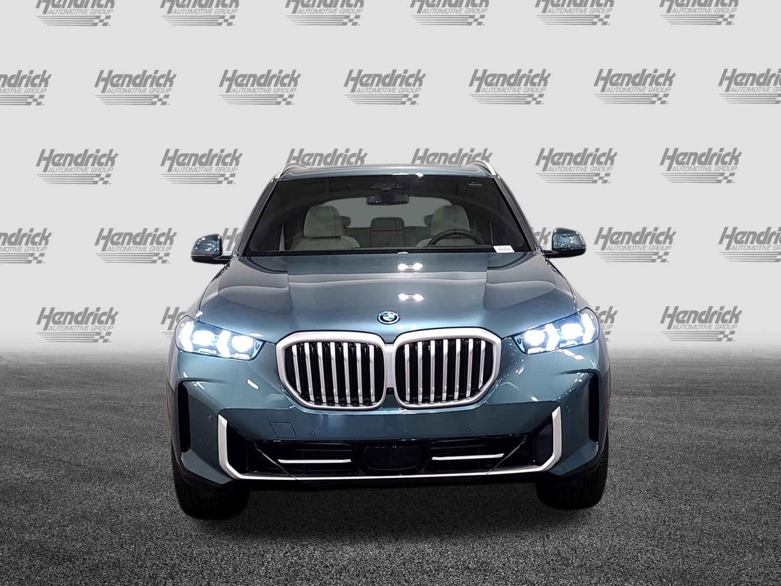 2026 BMW X5 xDrive50e's photo