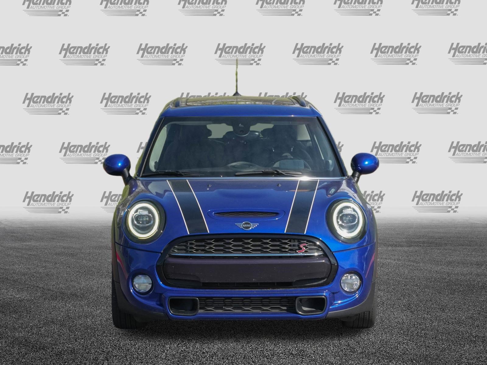 2019 MINI Hardtop 4 Door Cooper S photo 2