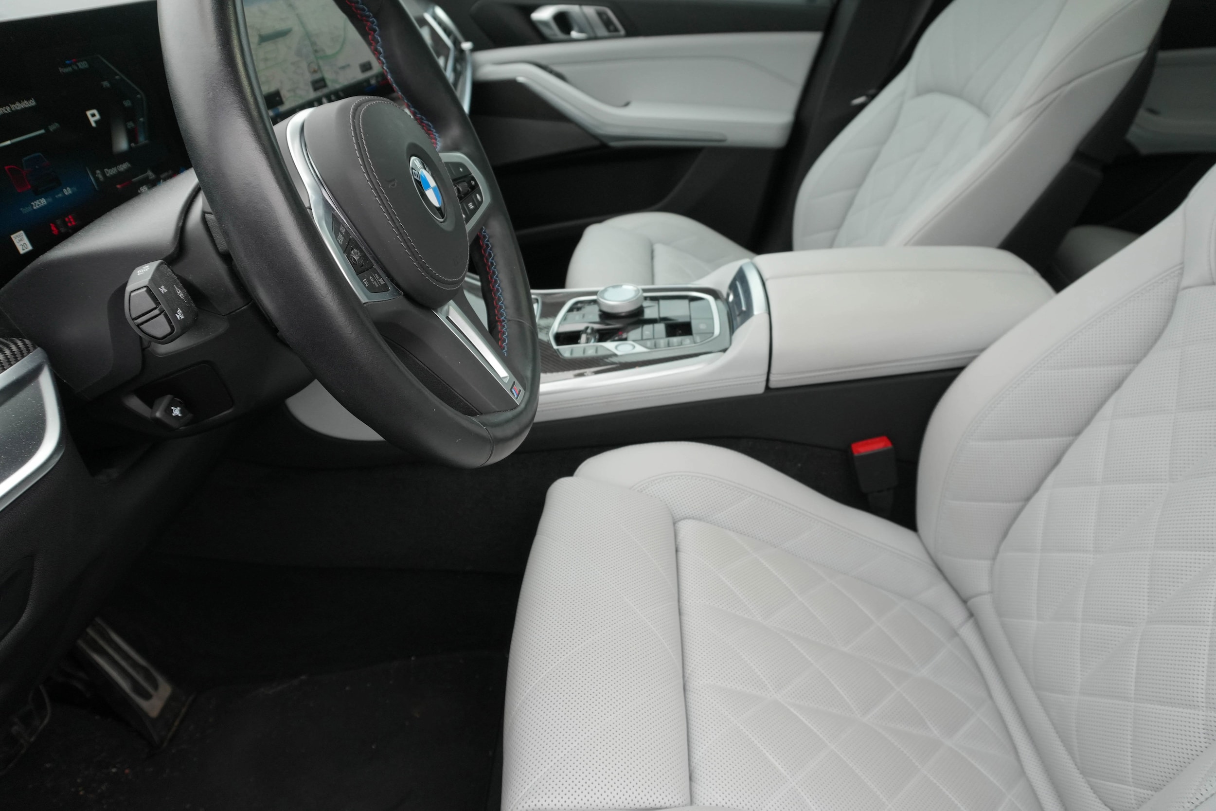 2024 BMW X5 M60i photo 6