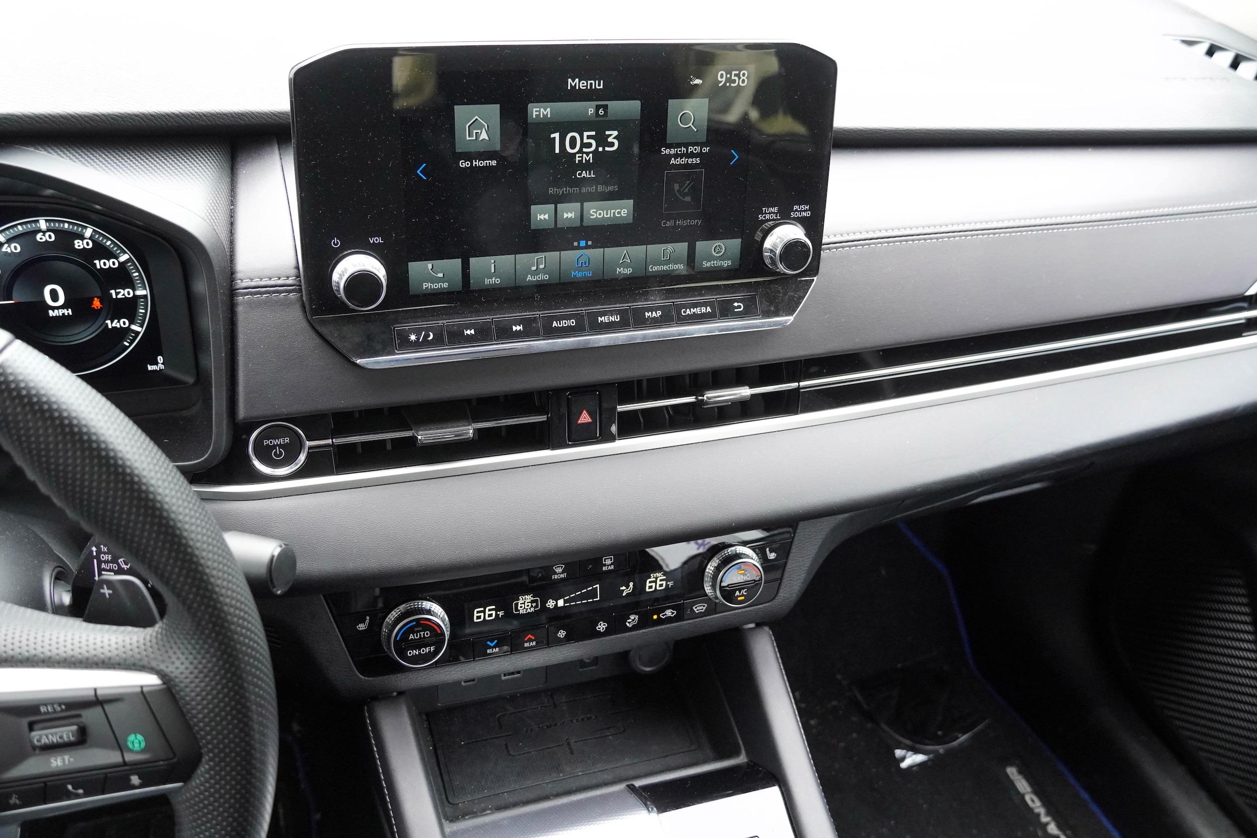 2024 Mitsubishi Outlander Plug-In Hybrid SEL photo 2