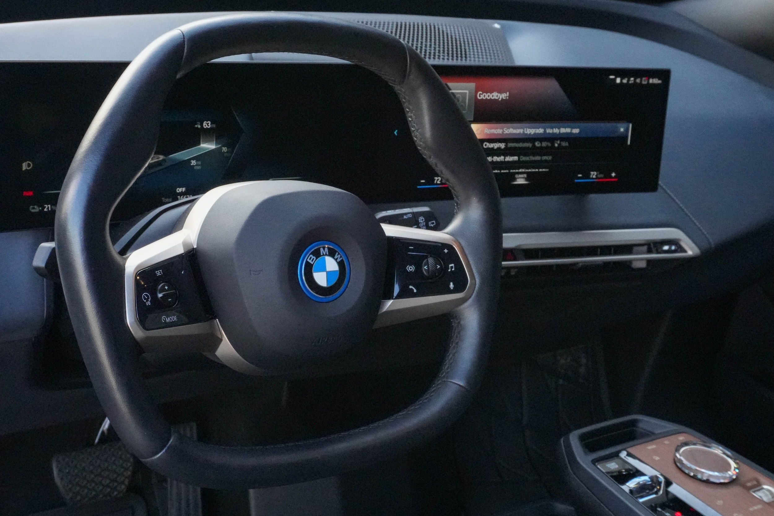 2023 BMW iX M60 photo 5