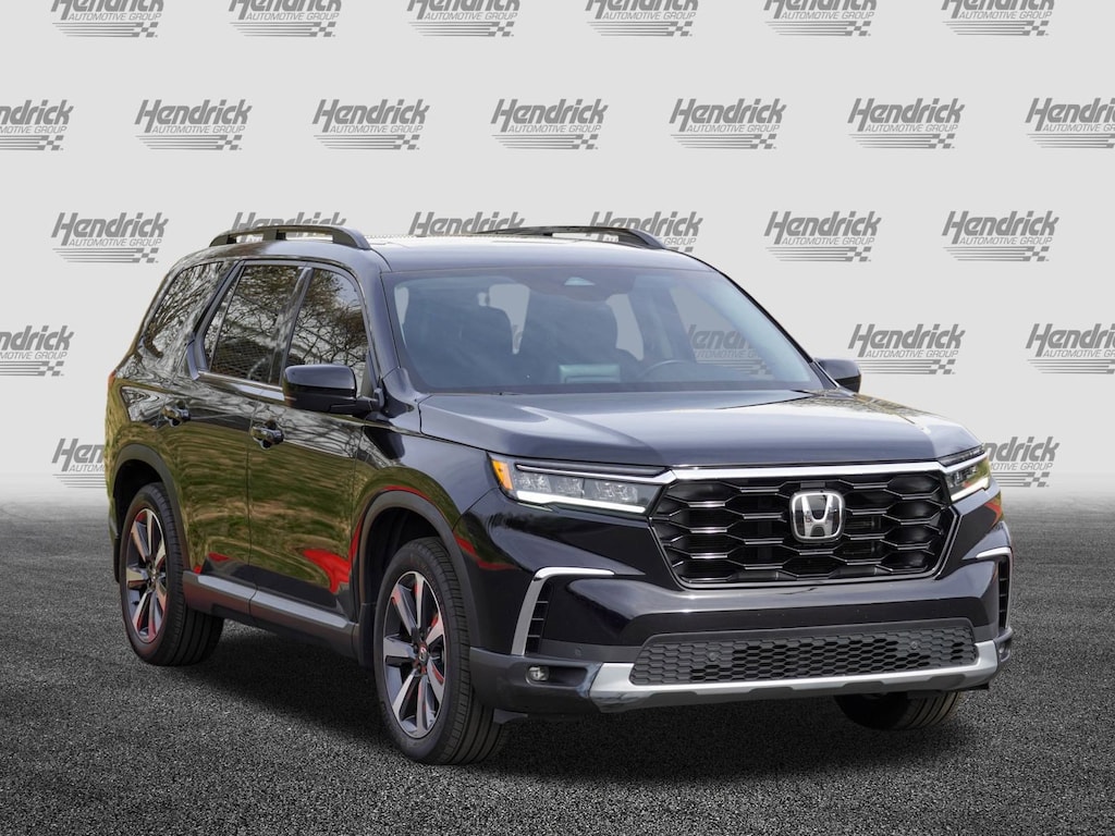 Used 2025 Honda Pilot Touring SUV