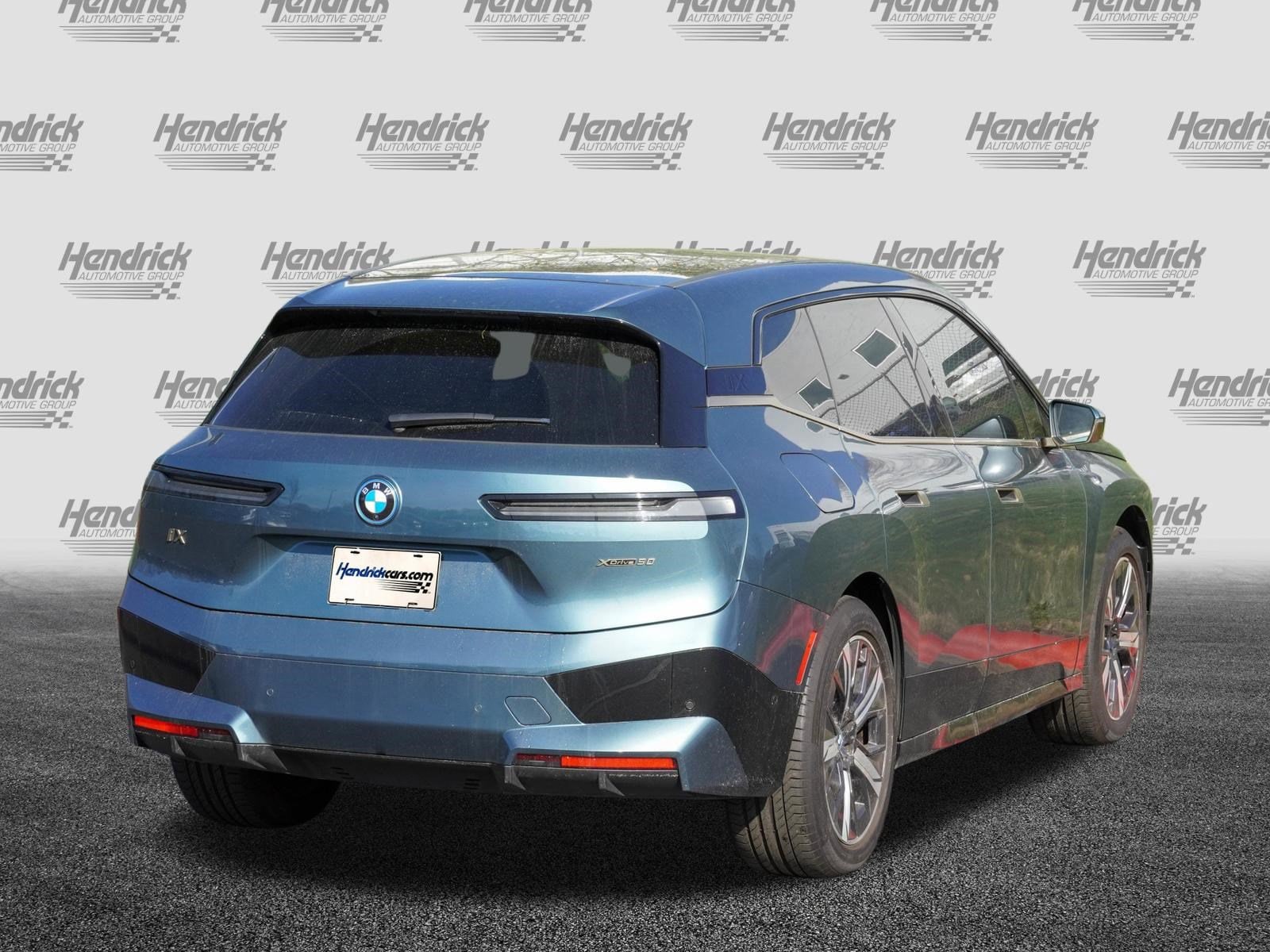 2023 BMW iX xDrive50 photo 3