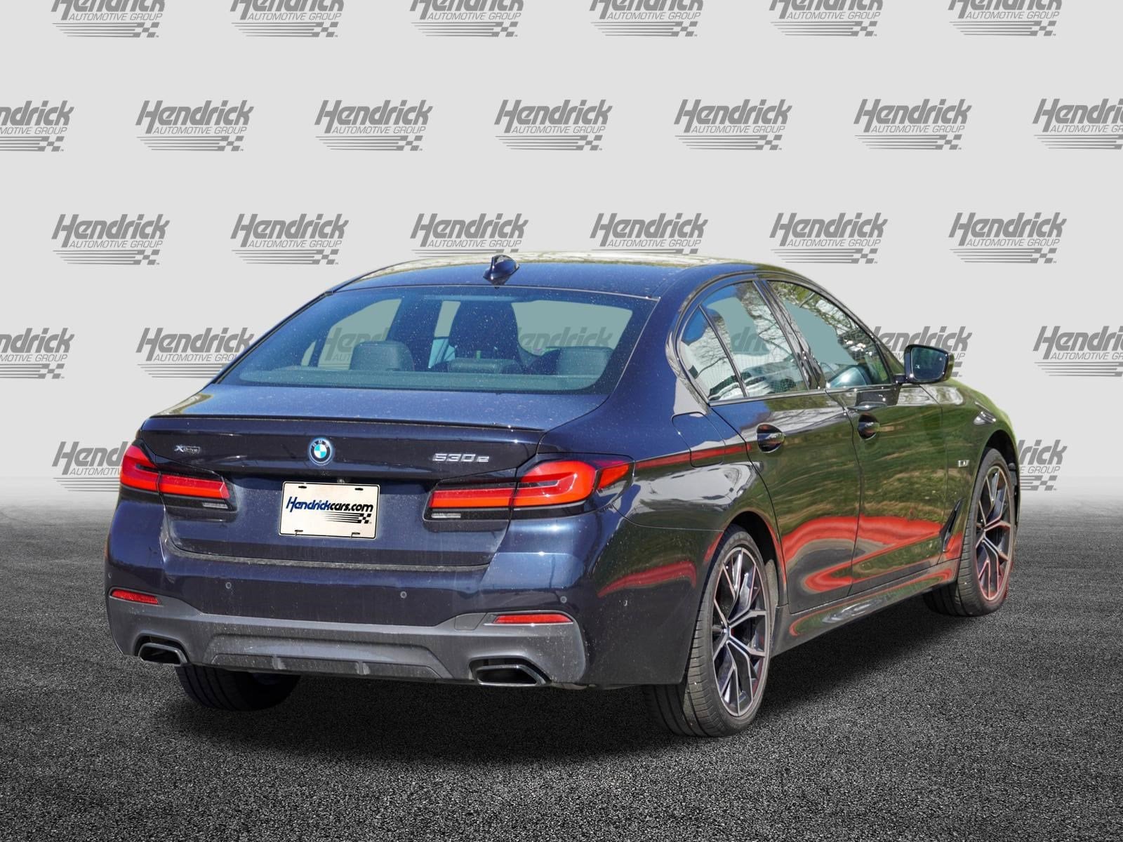 2023 BMW 5 Series 530e xDrive photo 3
