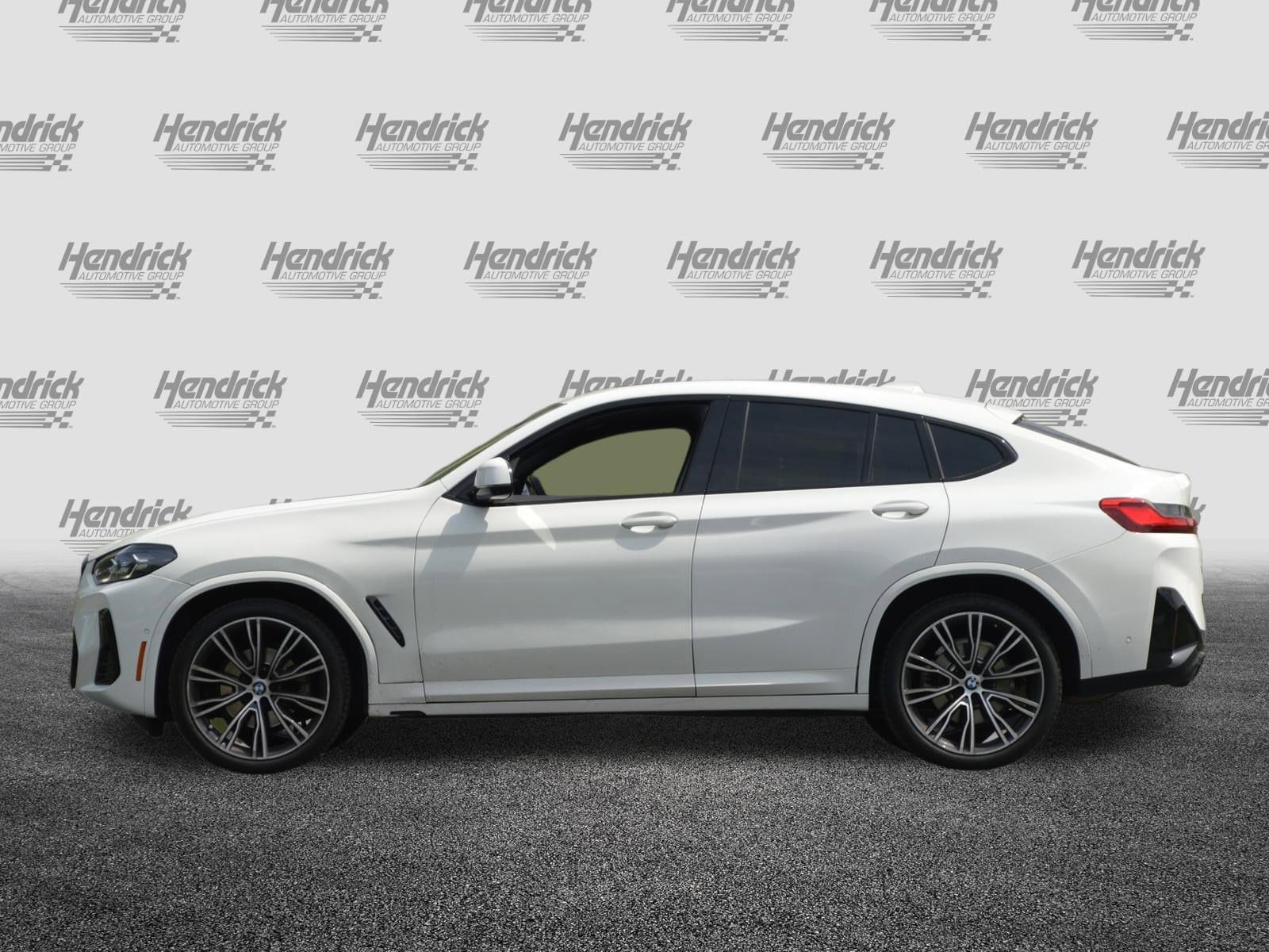 2023 BMW X4 xDrive30i photo 3