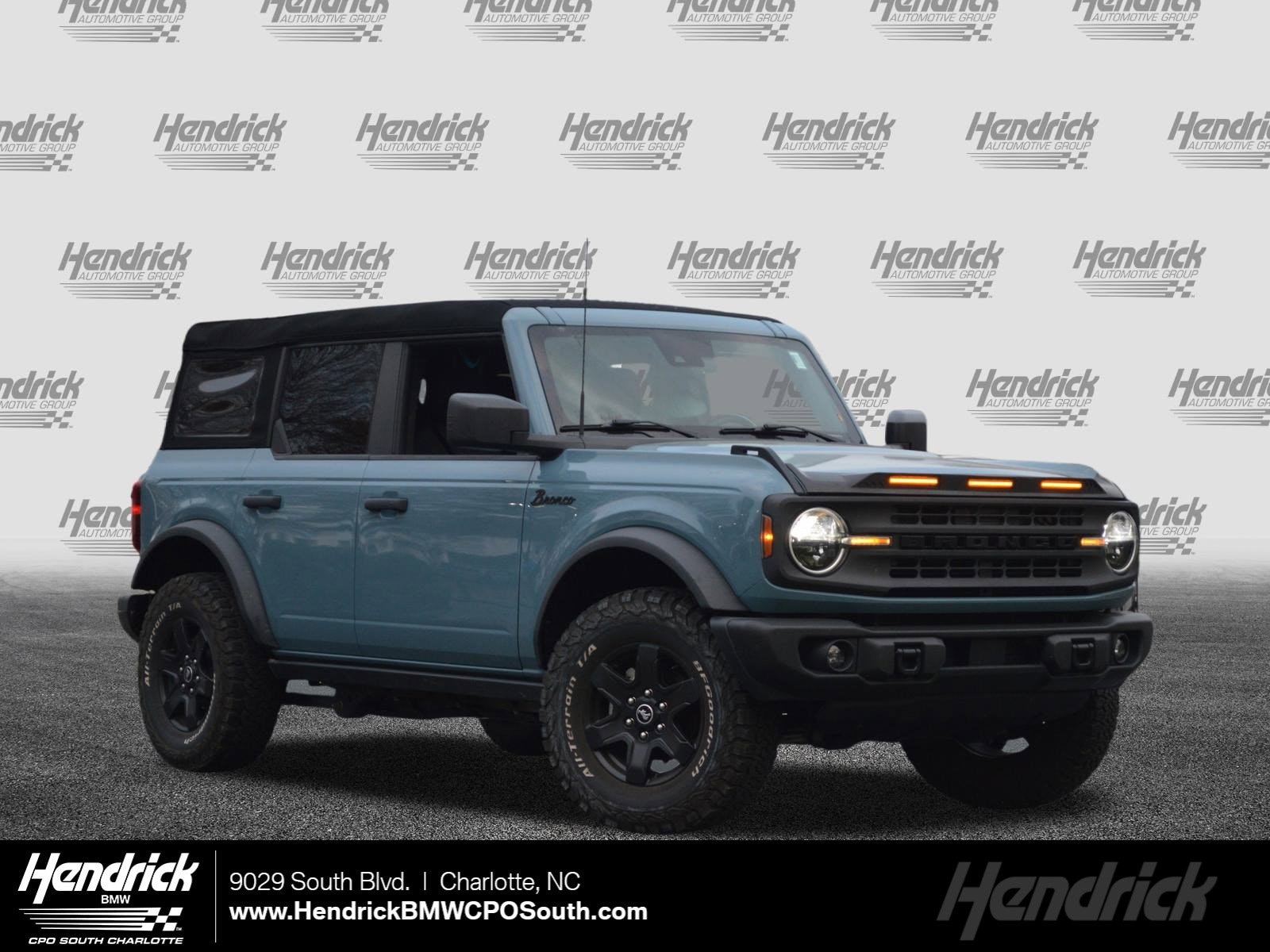 2023 Ford Bronco 4-Door Black Diamond's photo