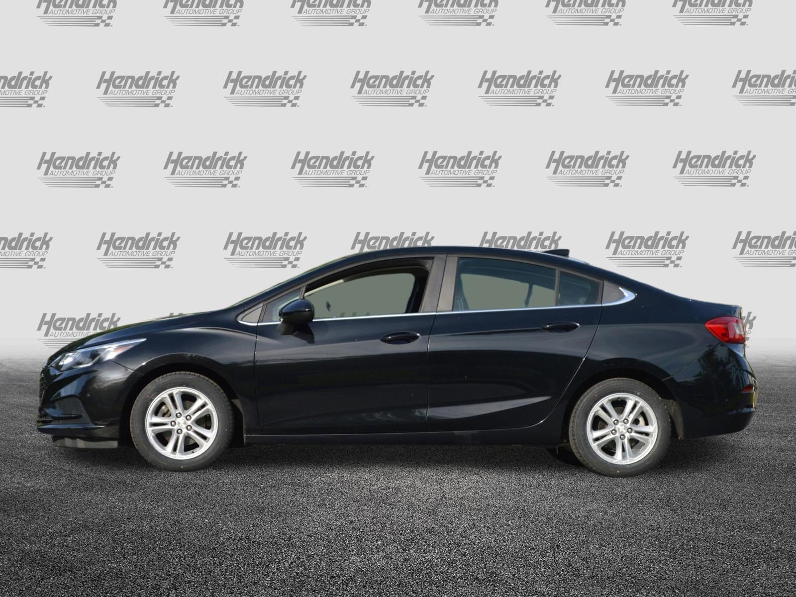 2017 Chevrolet Cruze LT photo 3