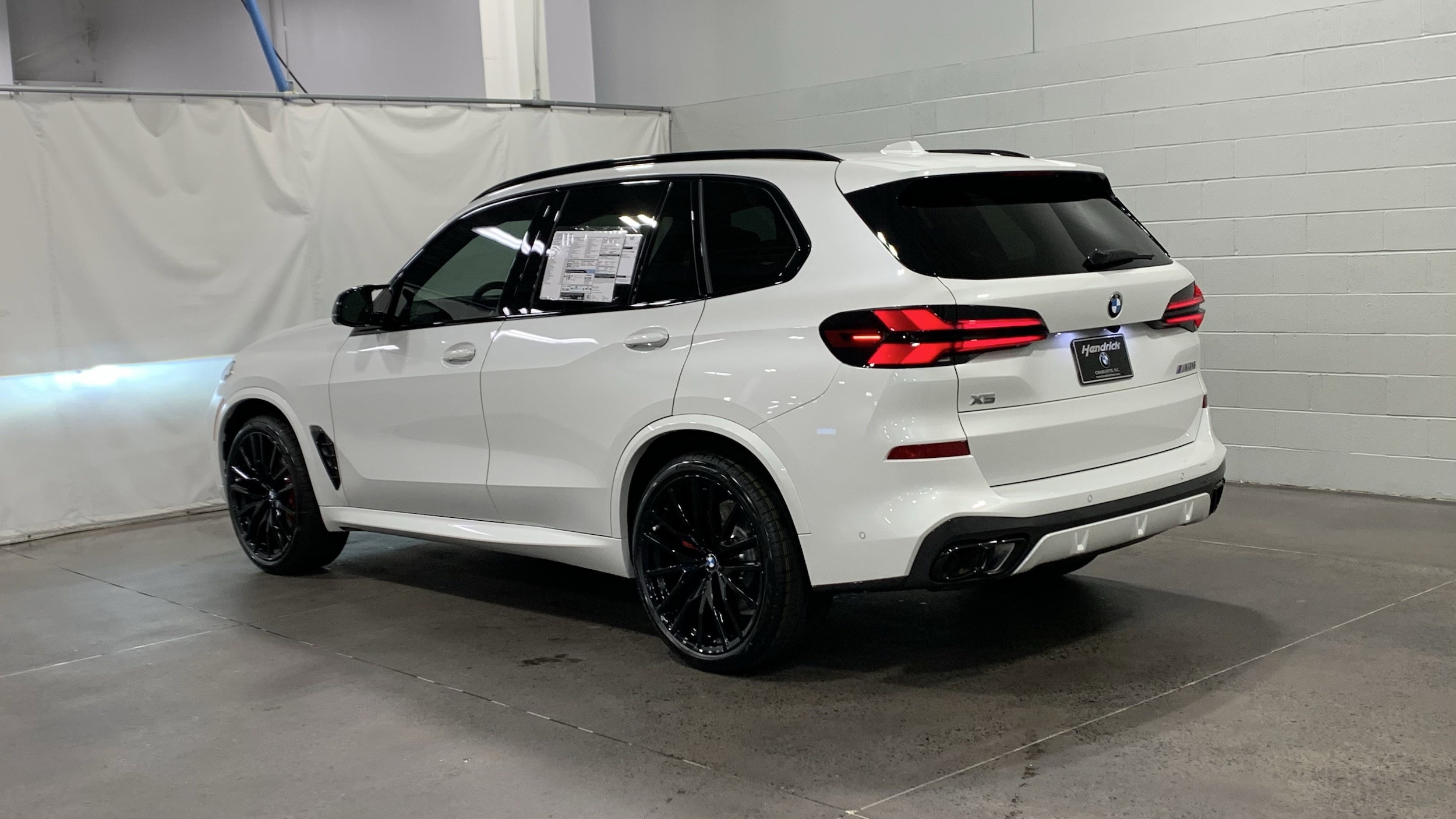 2026 BMW X5 M60i photo 5