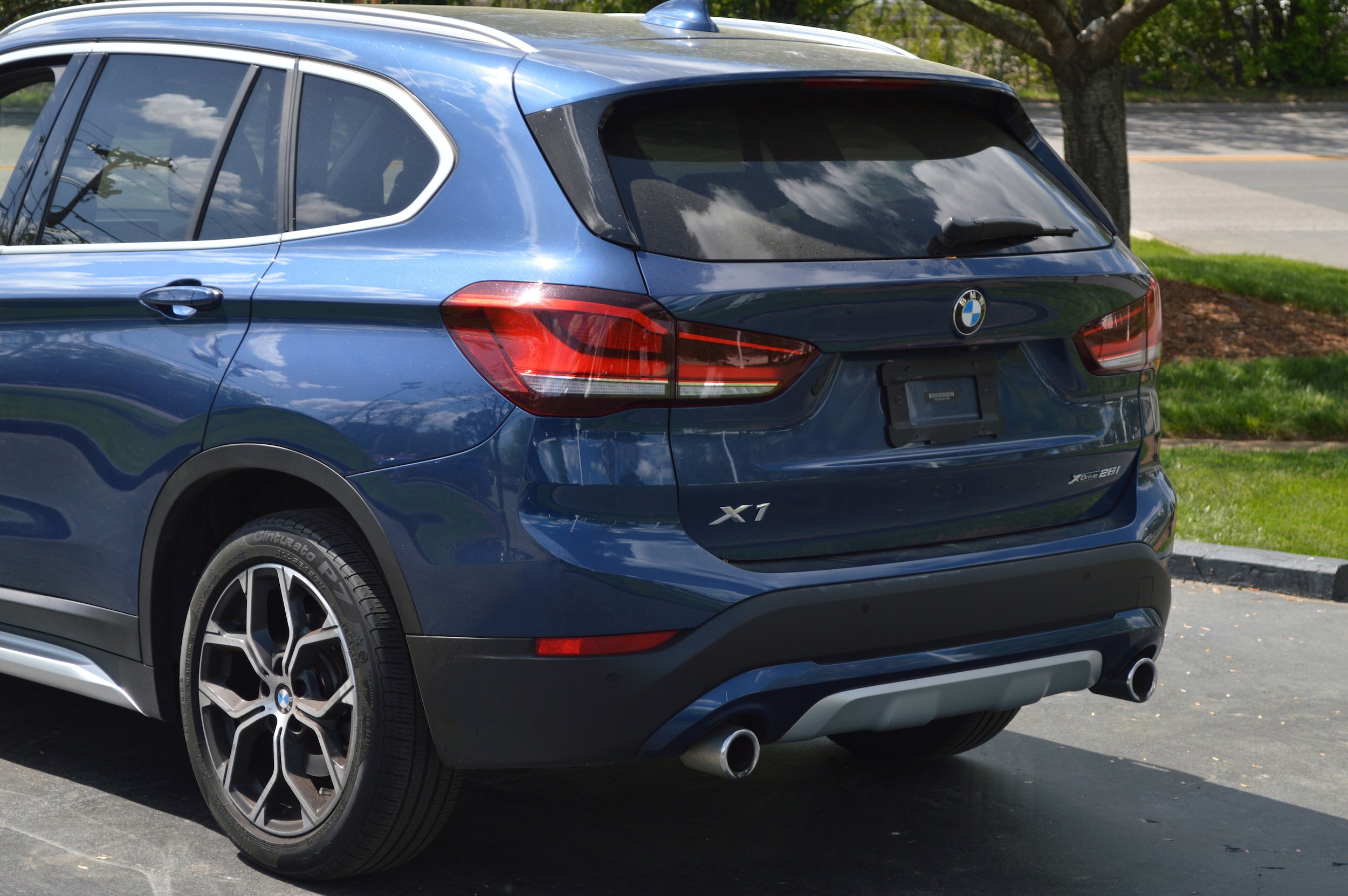 2021 BMW X1 xDrive28i photo 2