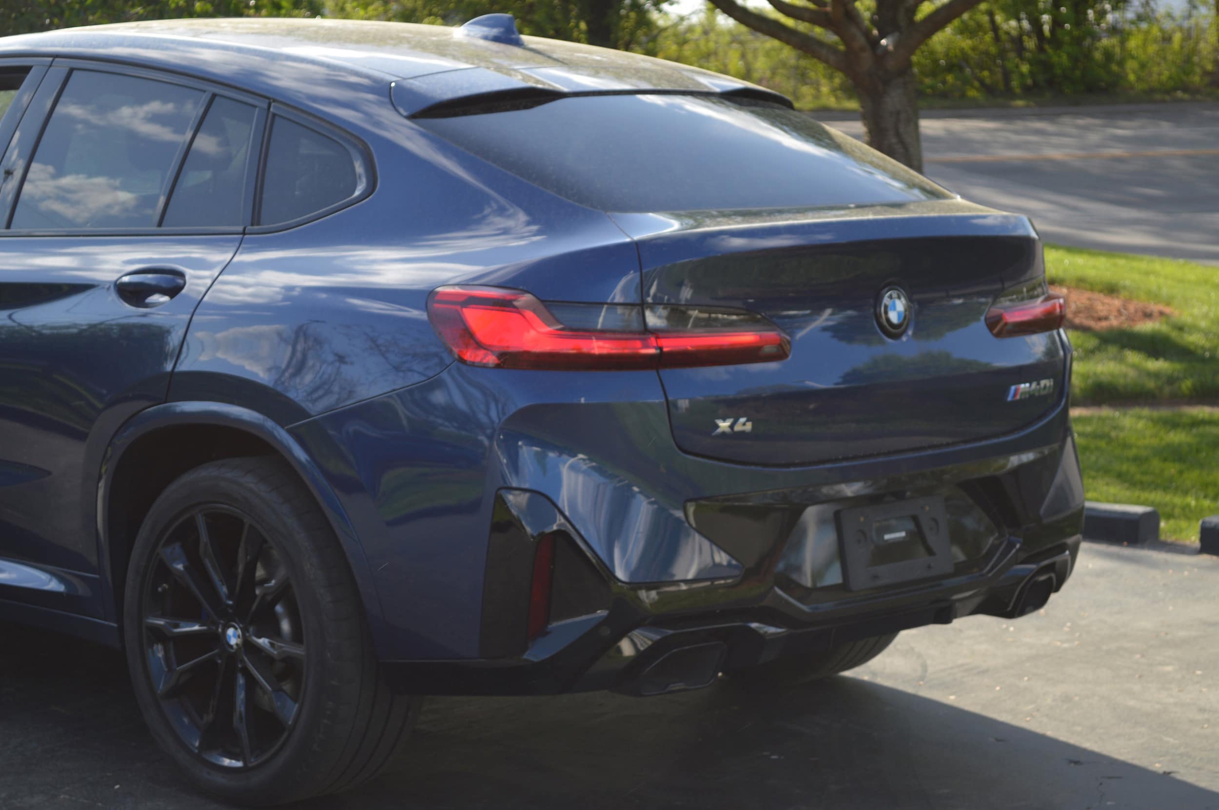 2023 BMW X4 M40i photo 2