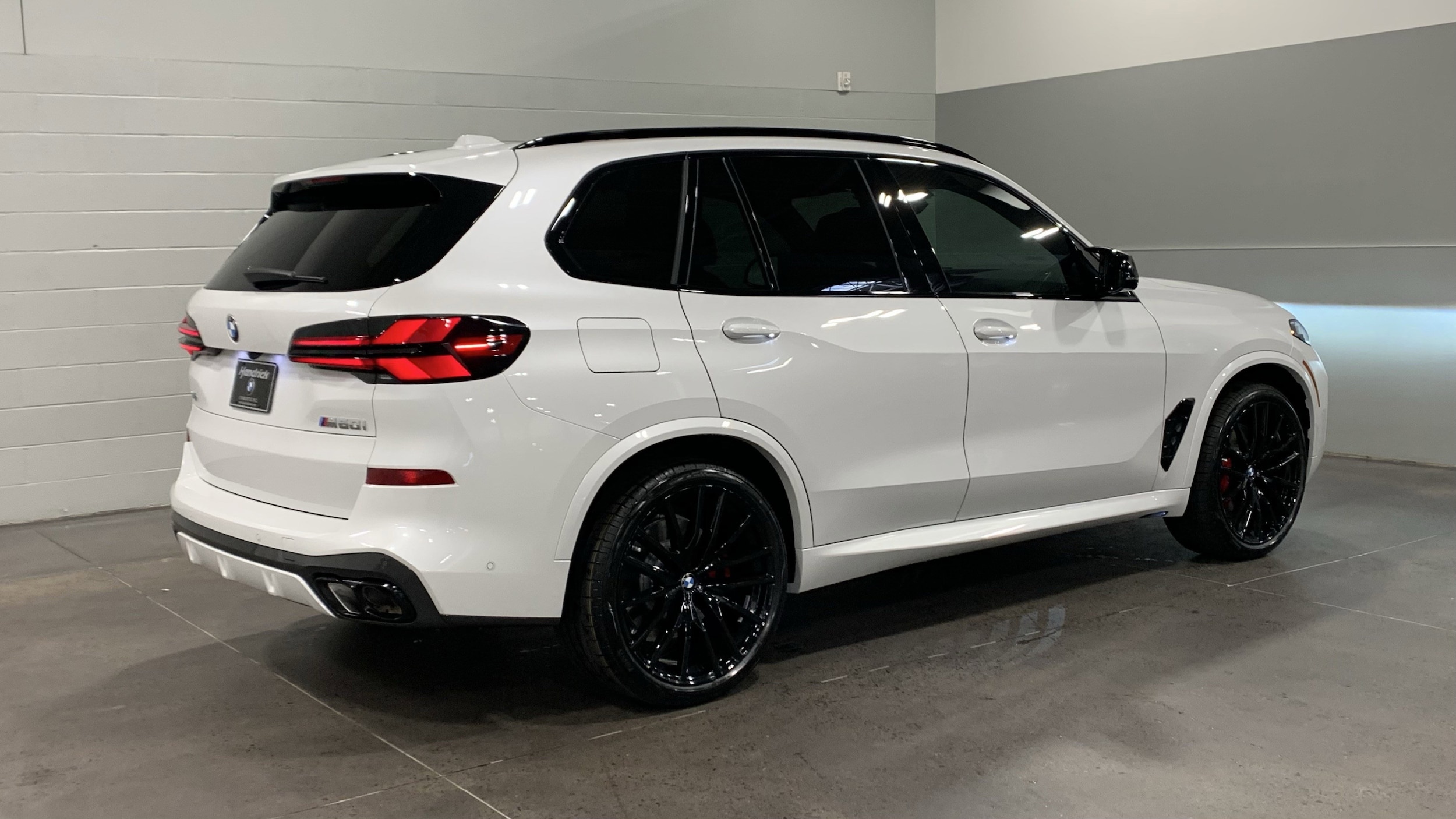 2026 BMW X5 M60i photo 3